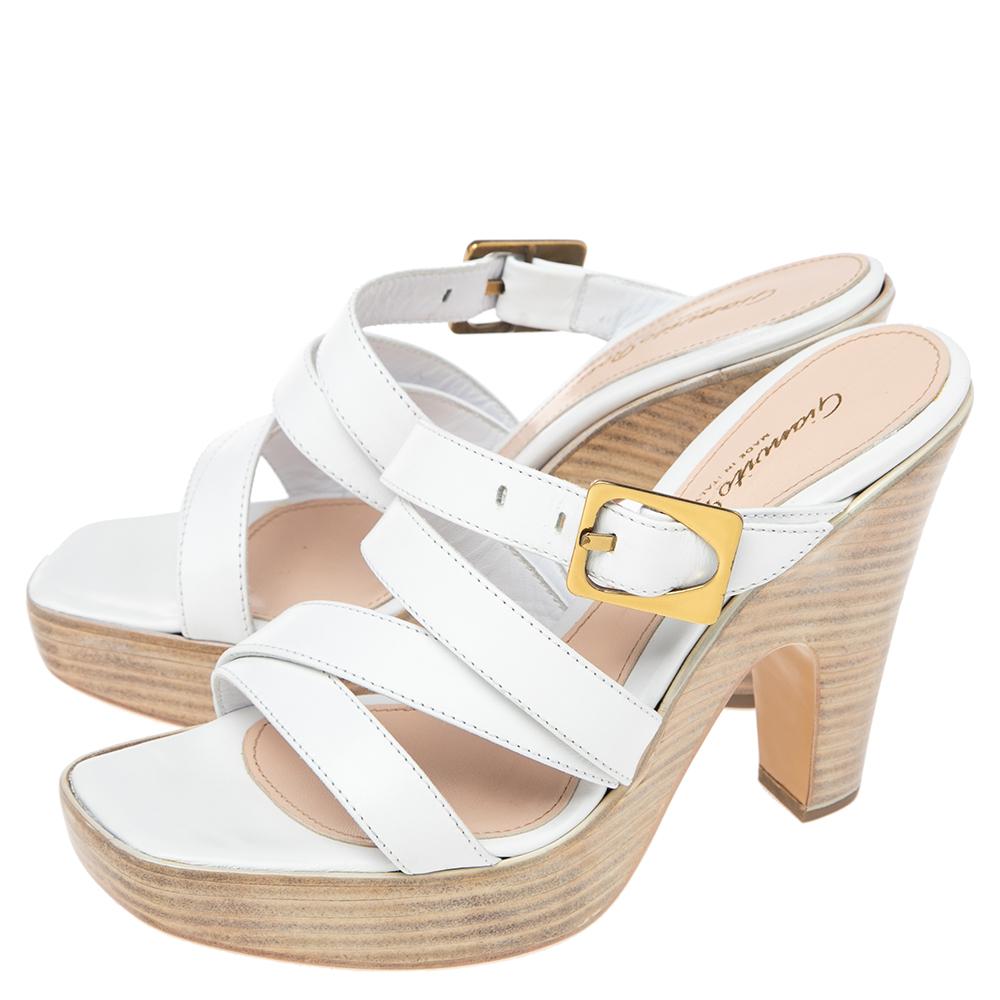 Gianvito Rossi Sandali con plateau in pelle bianca taglia 38 2
