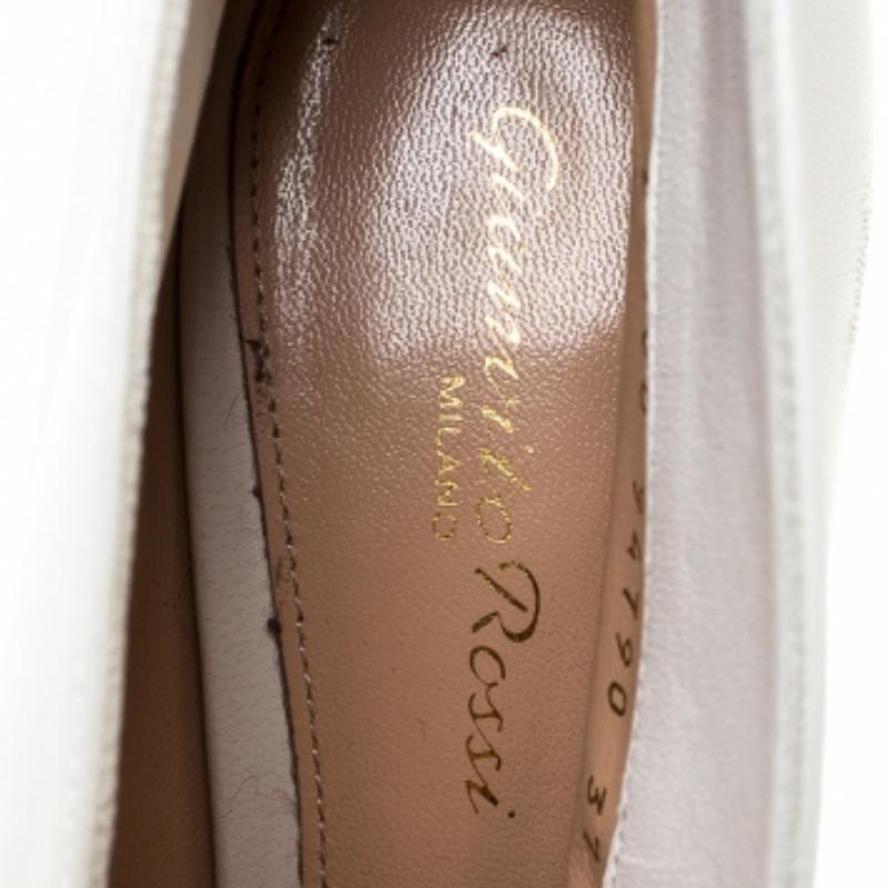 Gianvito Rossi Weißes Leder V-Ausschnitt Peep Toe Stiefeletten Größe 37 Damen im Angebot