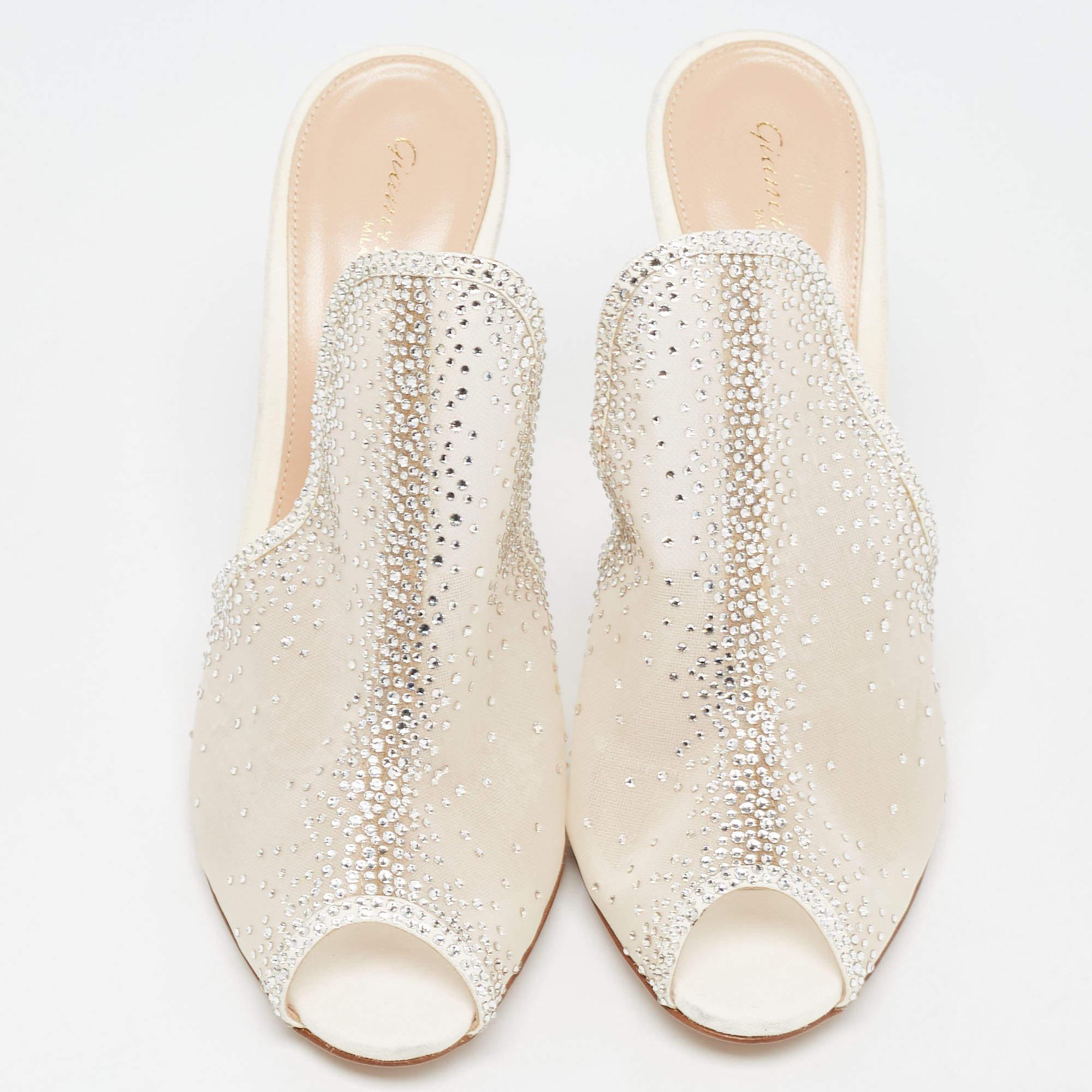 Gianvito Rossi White Mesh Crystal Embellished Mules Size 40.5 In Excellent Condition In Dubai, Al Qouz 2