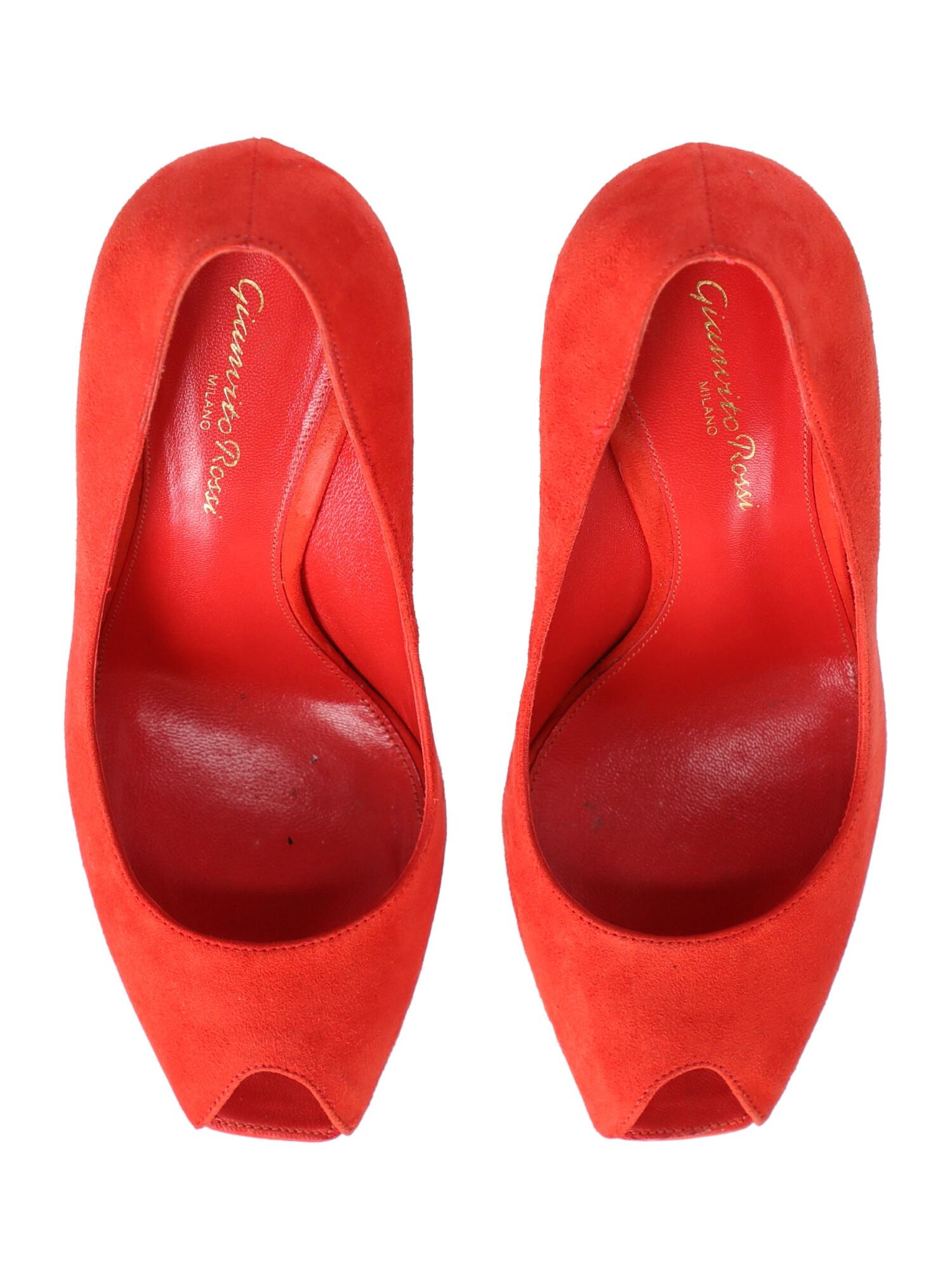 Gianvito Rossi Woman Pumps Red Leather IT 37 For Sale 2