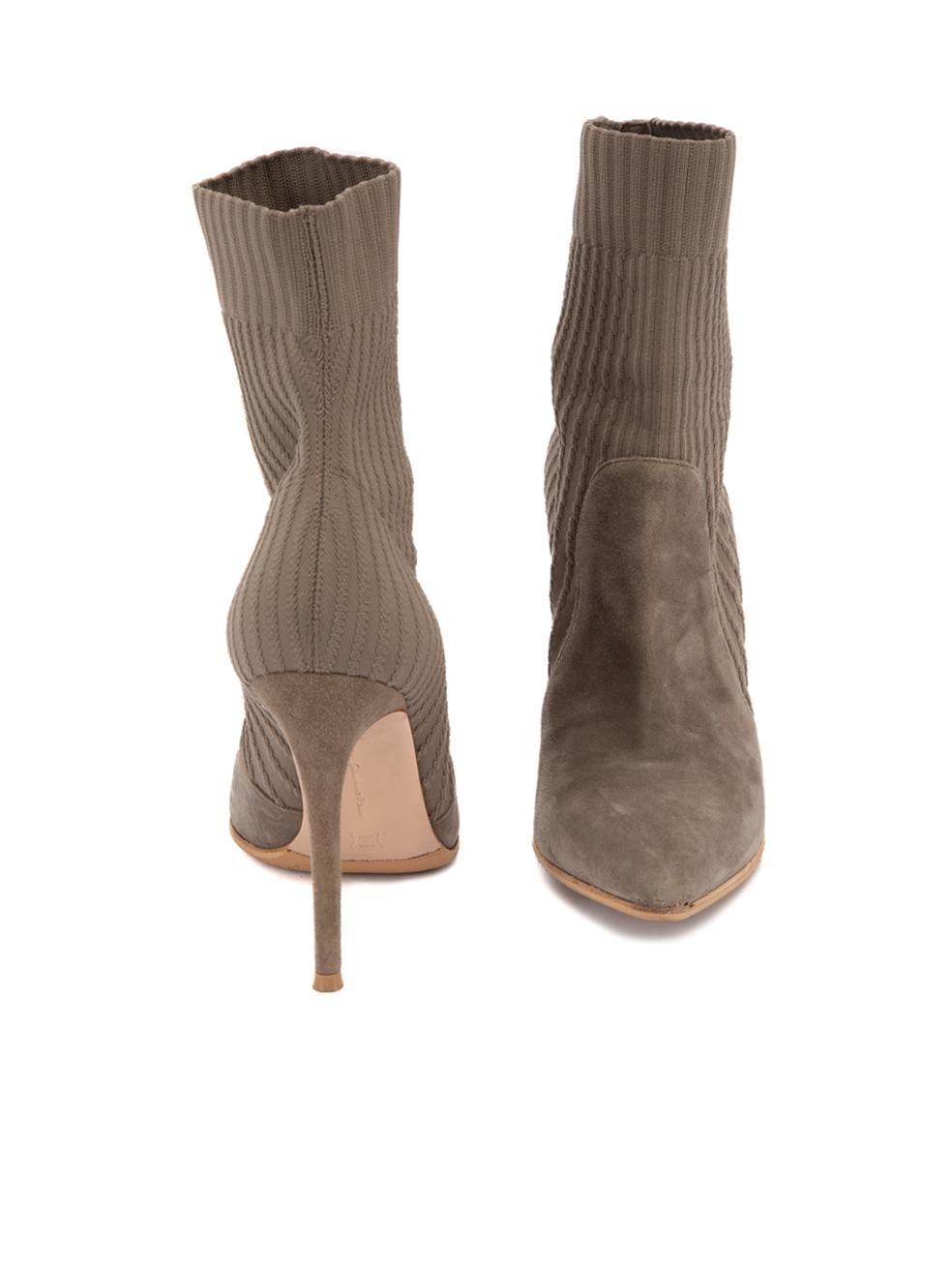 Gianvito Rossi Women's Beige Pointed Toe Knitted Sock Boots In Good Condition In London, GB