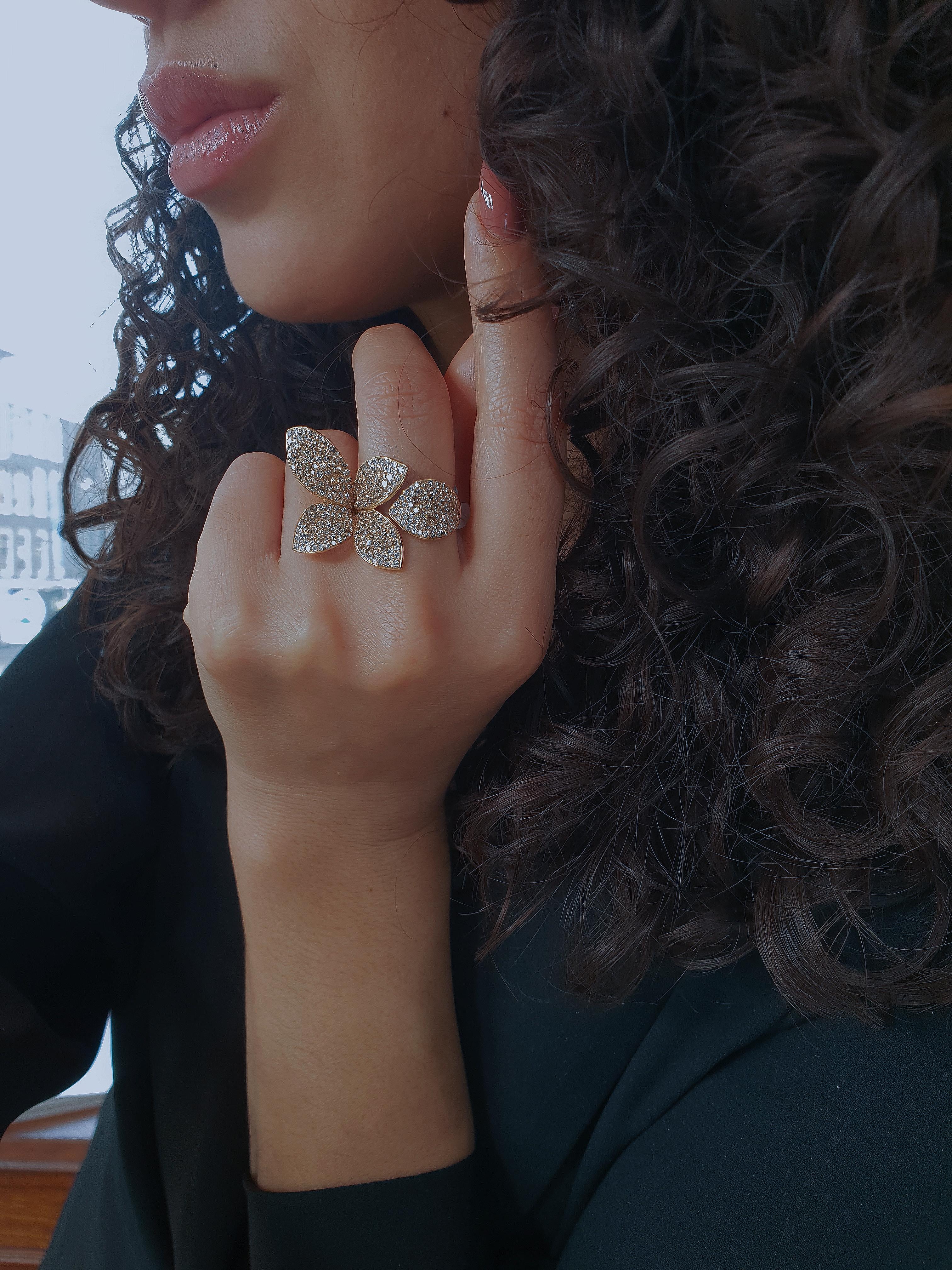 Giardini Segreti Ring in 18k Rose Gold with White and  Champagne diamonds In New Condition For Sale In Amsterdam, NL