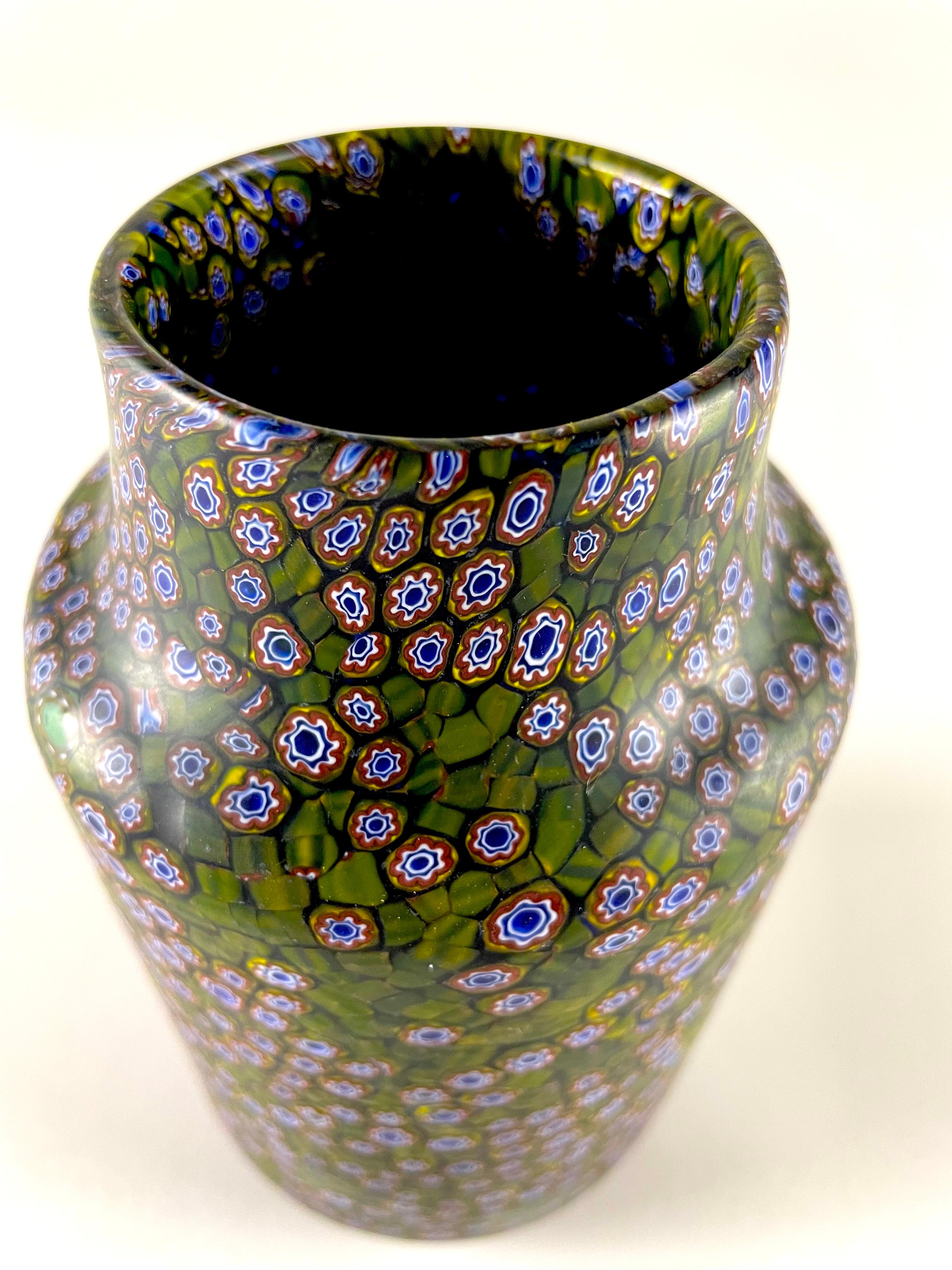 Arts and Crafts Giardino Vase - murrina sparse and green - FRATELLI TOSO Murano, 1960 circa For Sale
