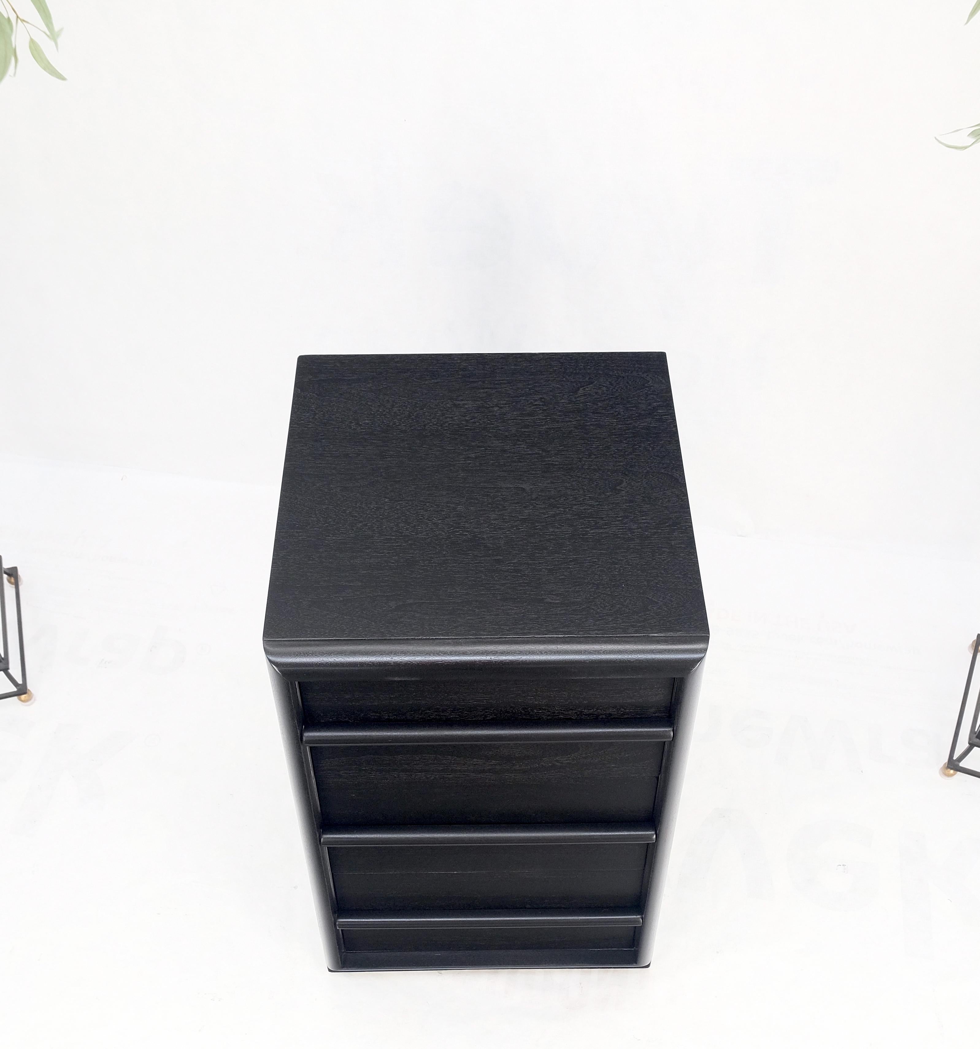 Mid-Century Modern Gibbings for Widdicomb Black Lacquer 3 Drawer Bachelor Chest Narrow Dresser Mint For Sale