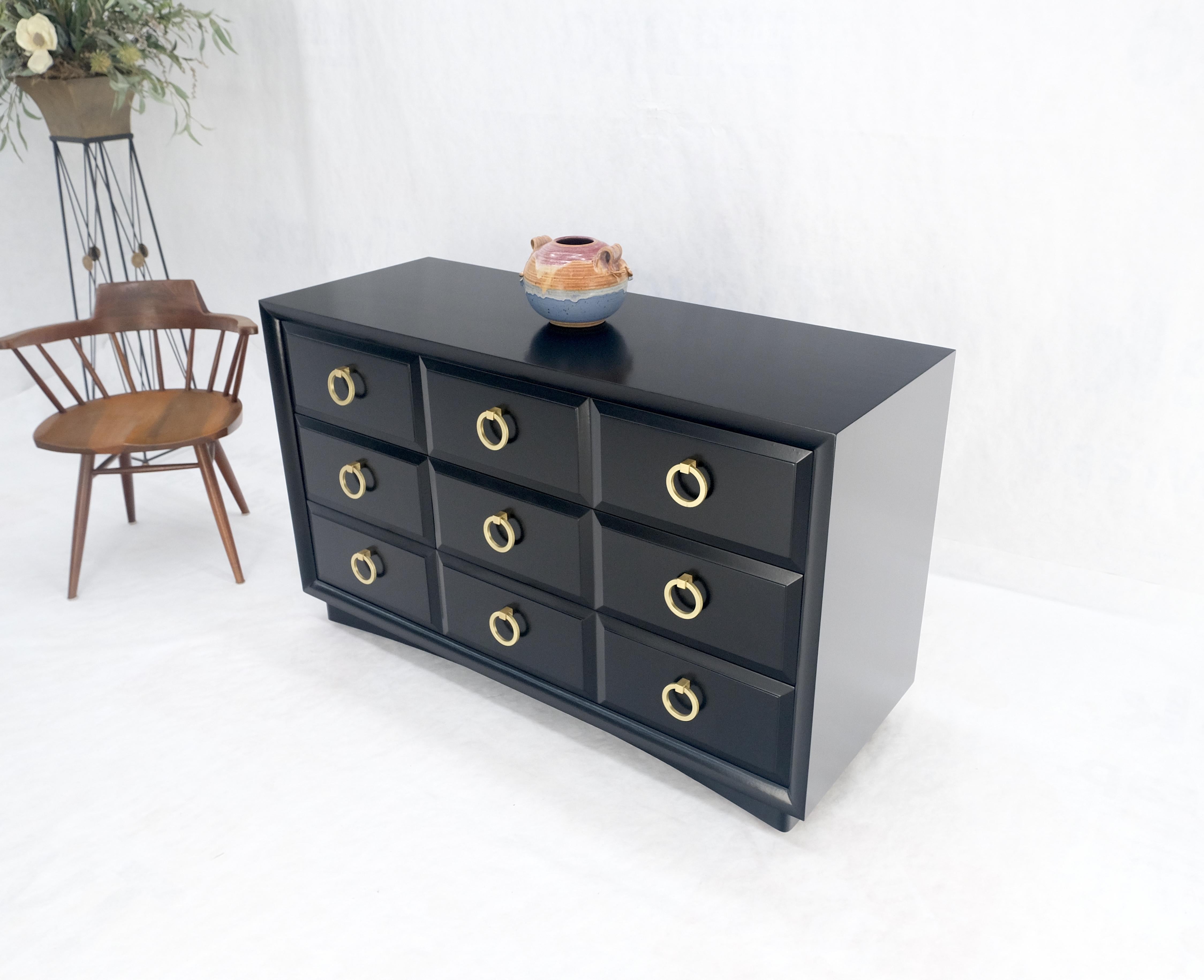 Ottone Gibbings for Widdicomb - Lacca nera, ottone massiccio, anello a goccia, cassettiera MINT! in vendita