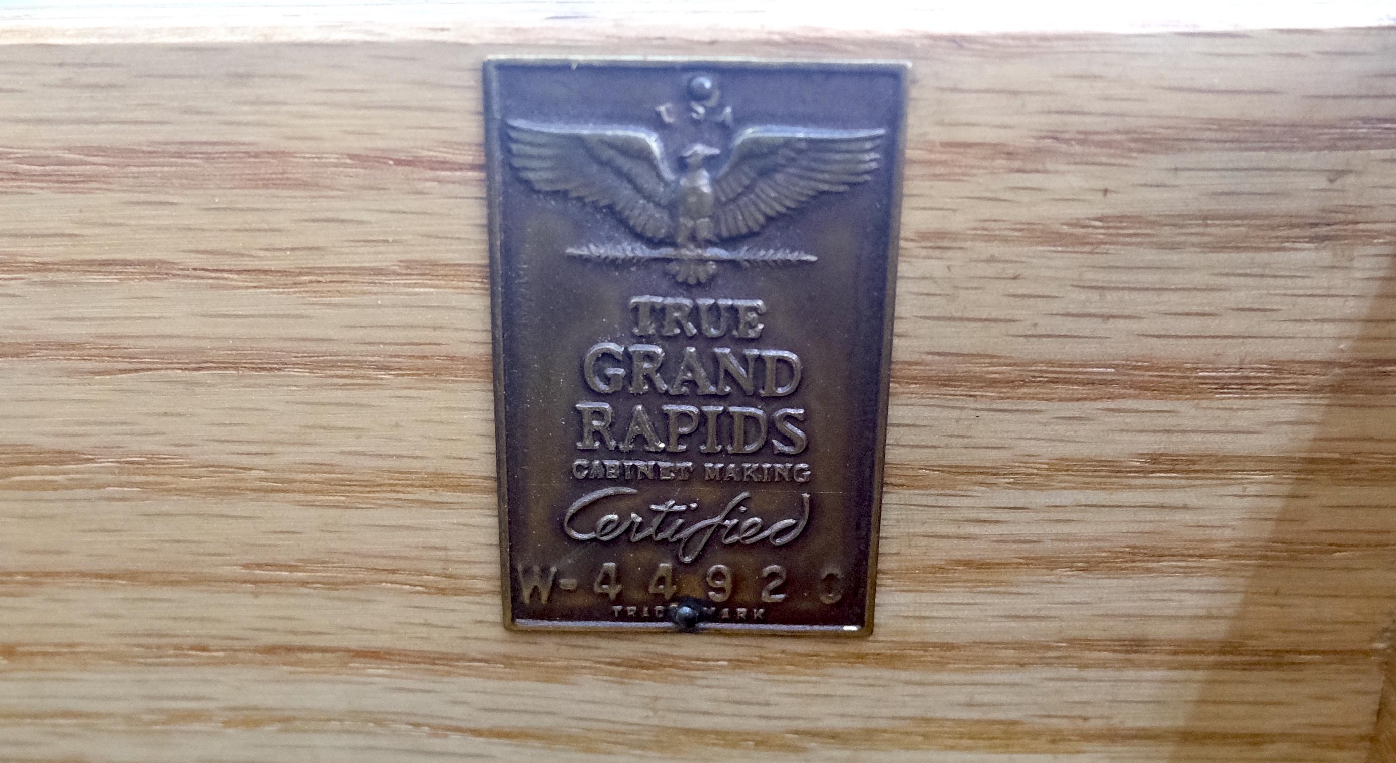 Gibbings für Widdicomb Ebonisiertes Nussbaumholz Lang 6 Eiche Schubladen Kommode Kommode MINT im Angebot 8