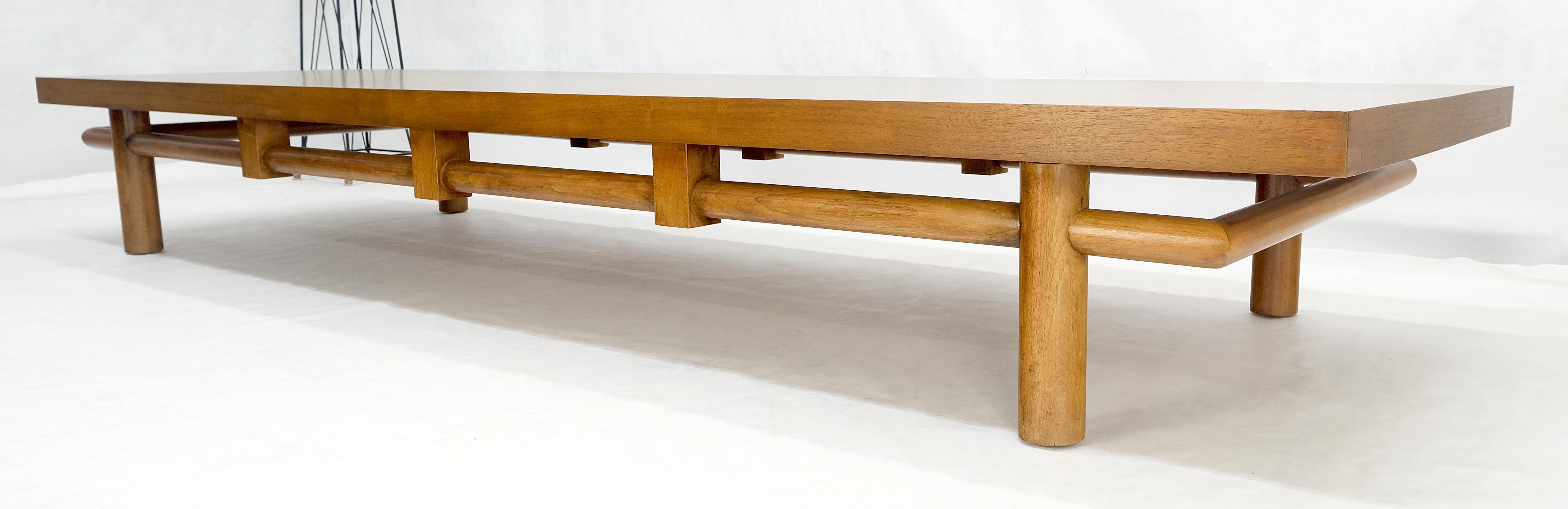 Gibbings for Widdicomb Table basse géante en noyer américain Light 9.5' Long MINT en vente 4