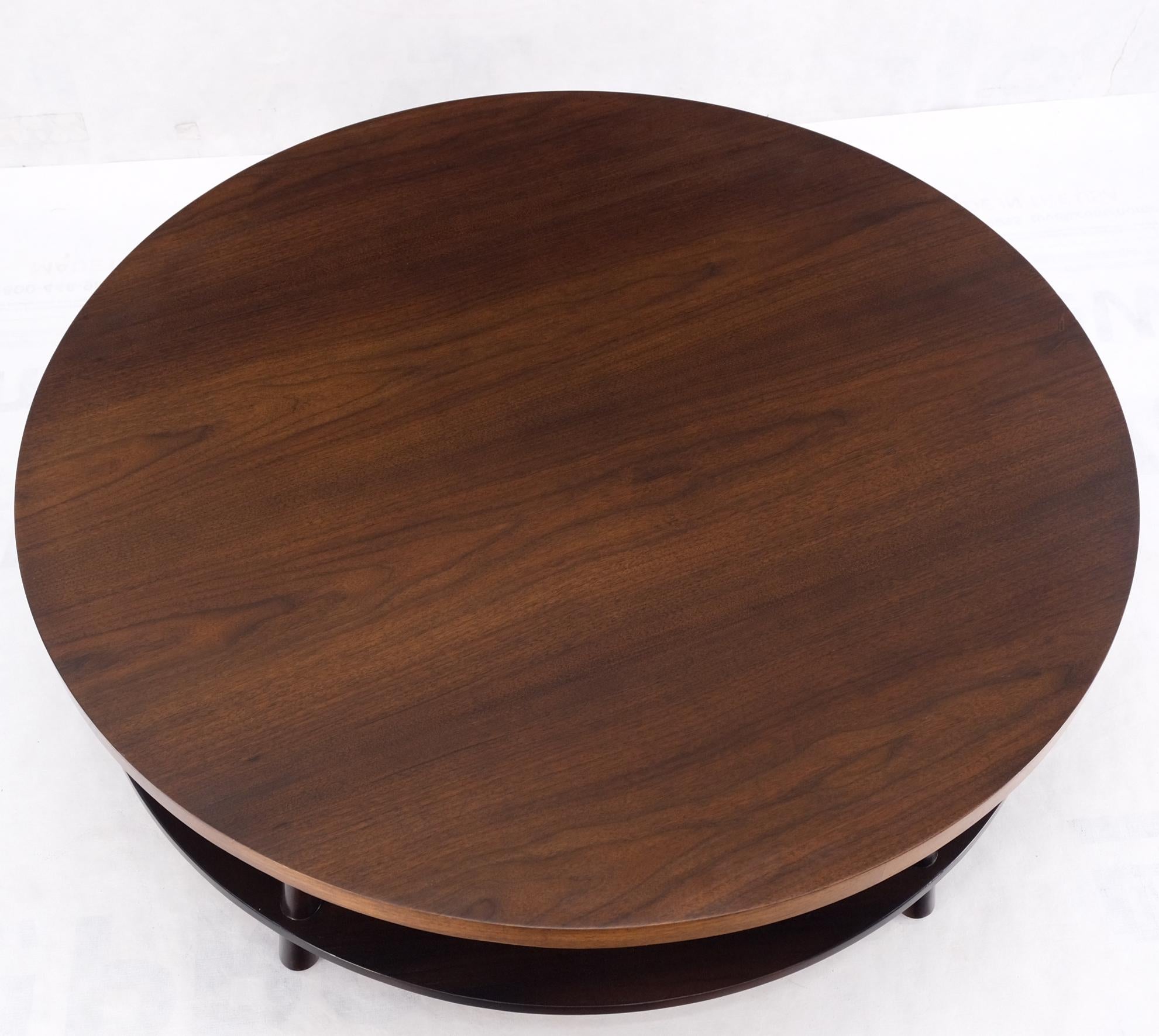 Gibbings for Widdicomb Mid-Century Modern Round Walnut Coffee Table Tapered Legs For Sale 7