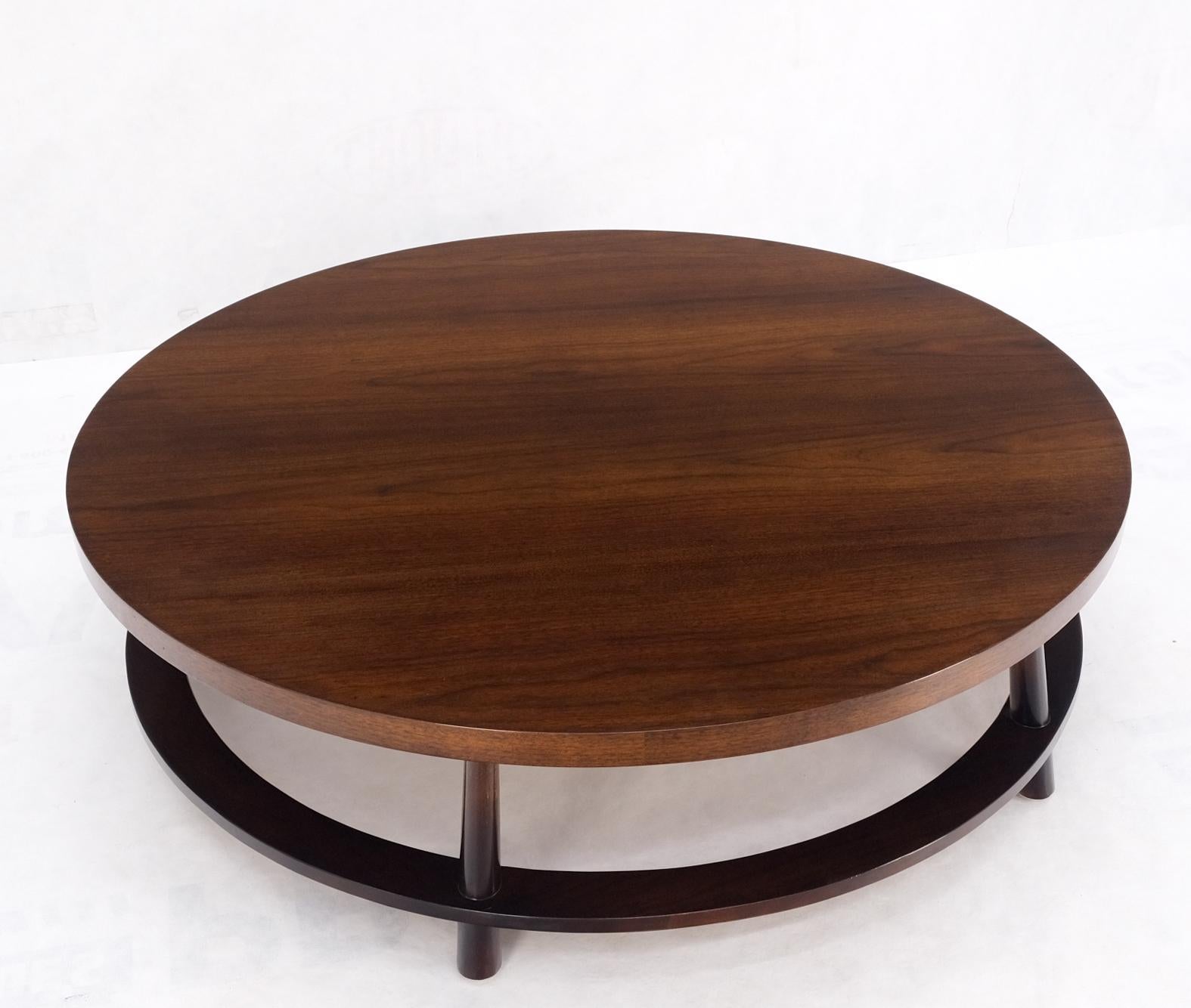 Gibbings for Widdicomb Mid-Century Modern Round Walnut Coffee Table Tapered Legs For Sale 3