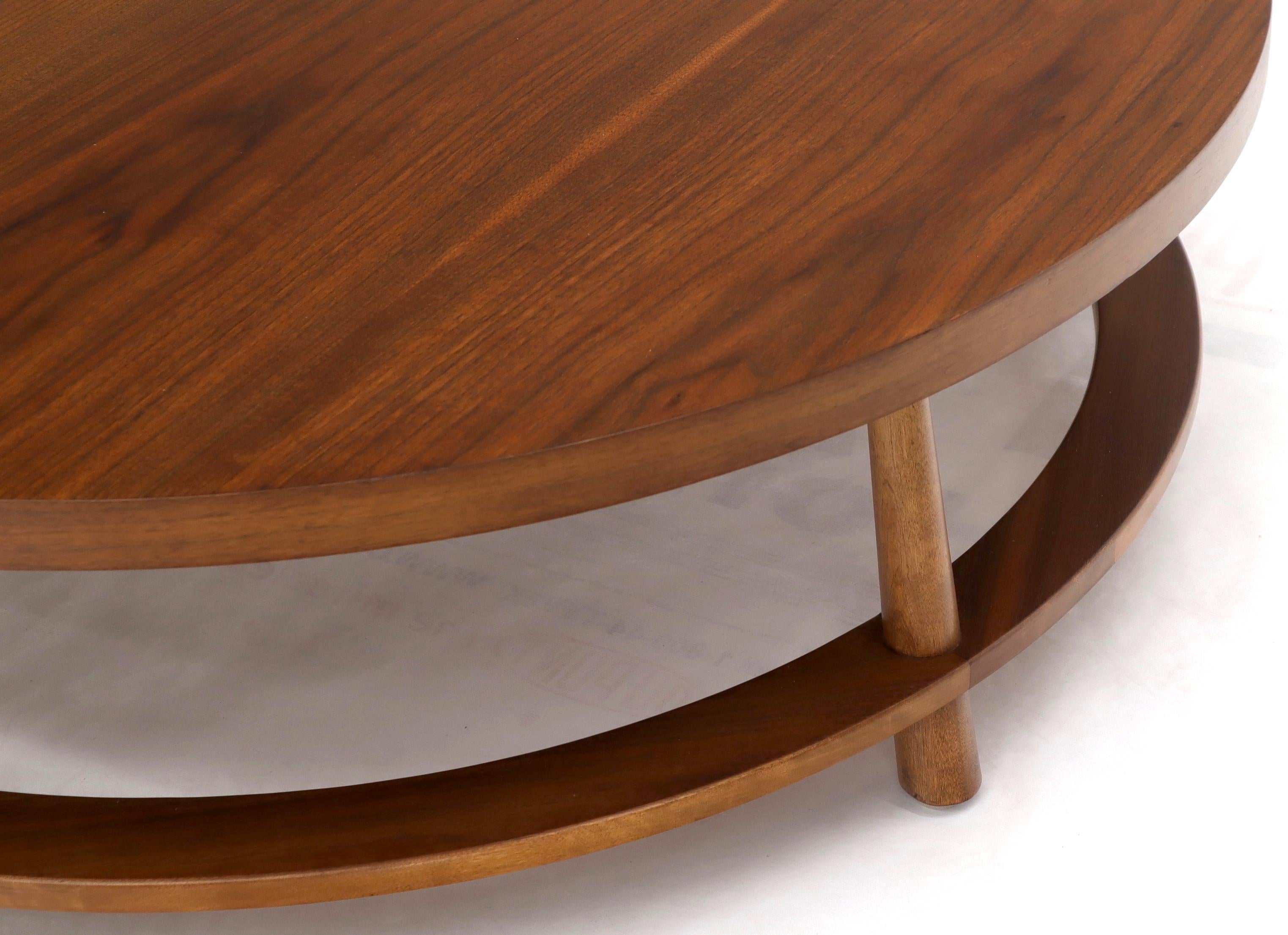 Gibbings for Widdicomb Large Round Walnut Mid-Century Modern Coffee Table In Excellent Condition In Rockaway, NJ