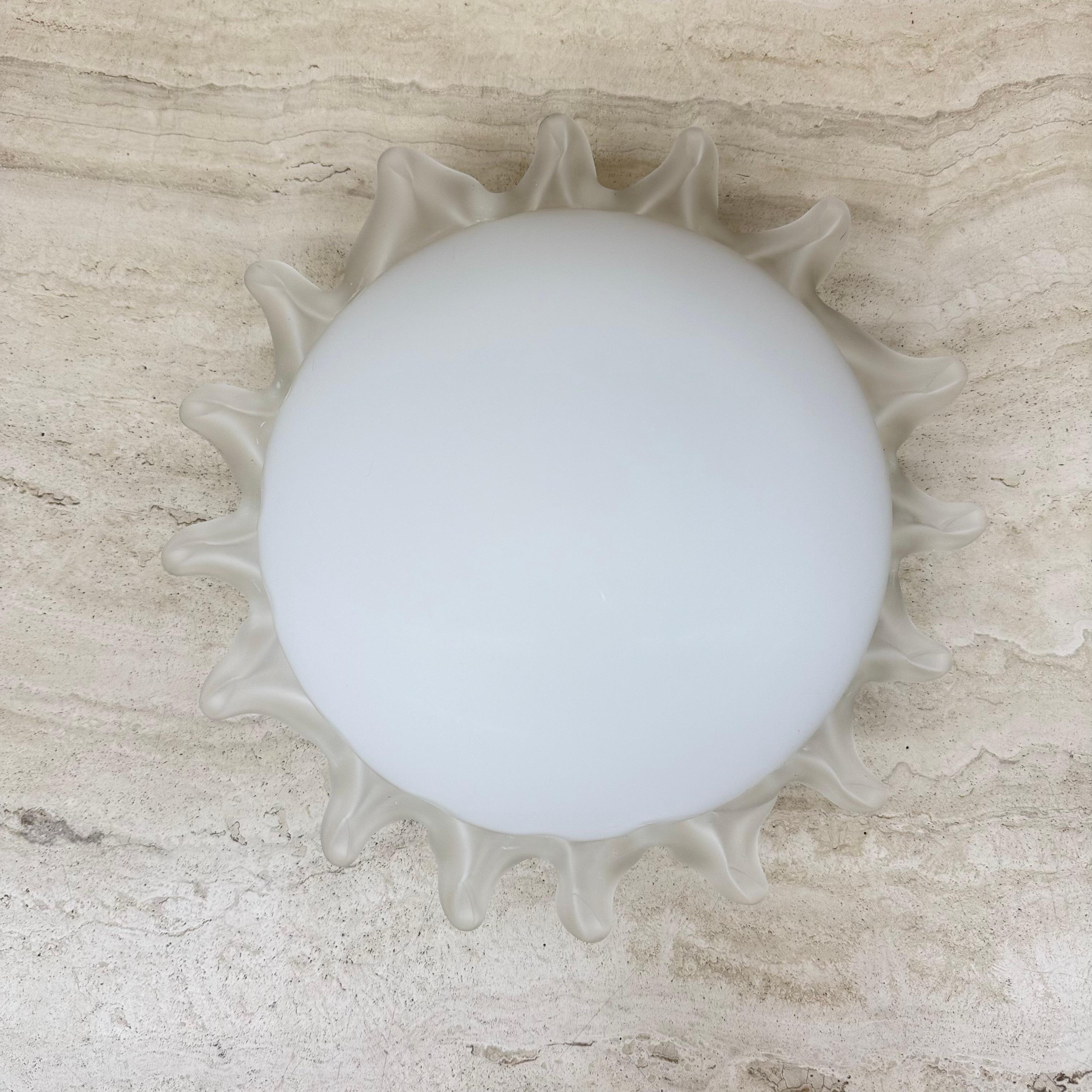 Applique italienne en verre de Murano soleil , 1970 en vente 11