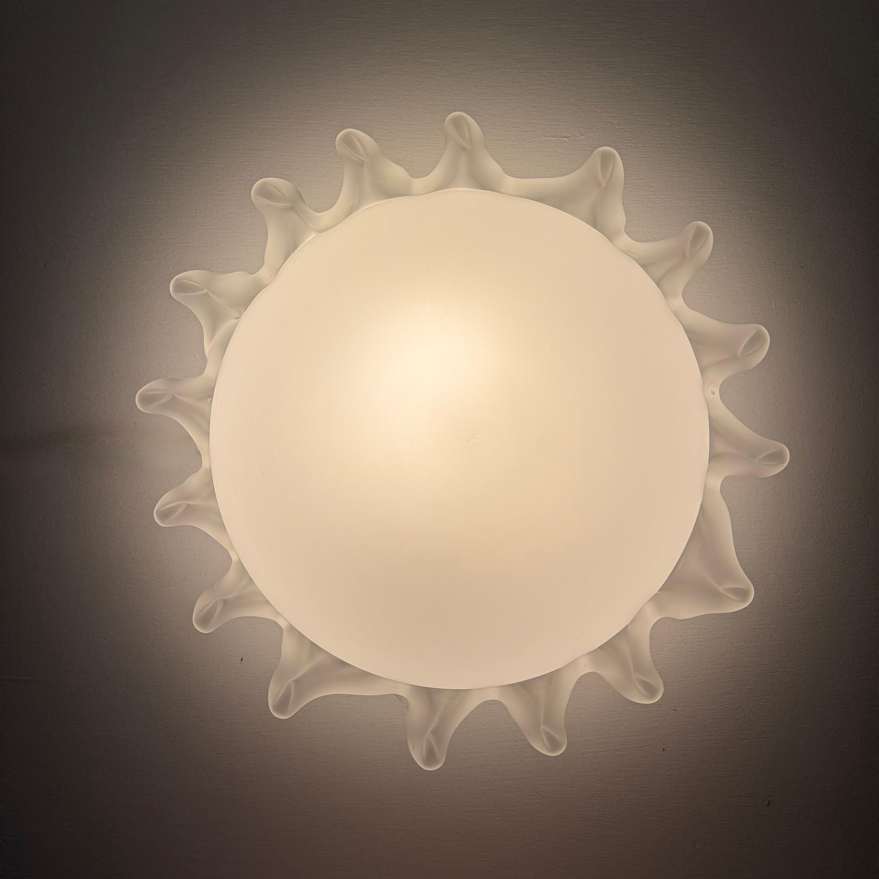 Applique italienne en verre de Murano soleil , 1970 Bon état - En vente à Delft, NL