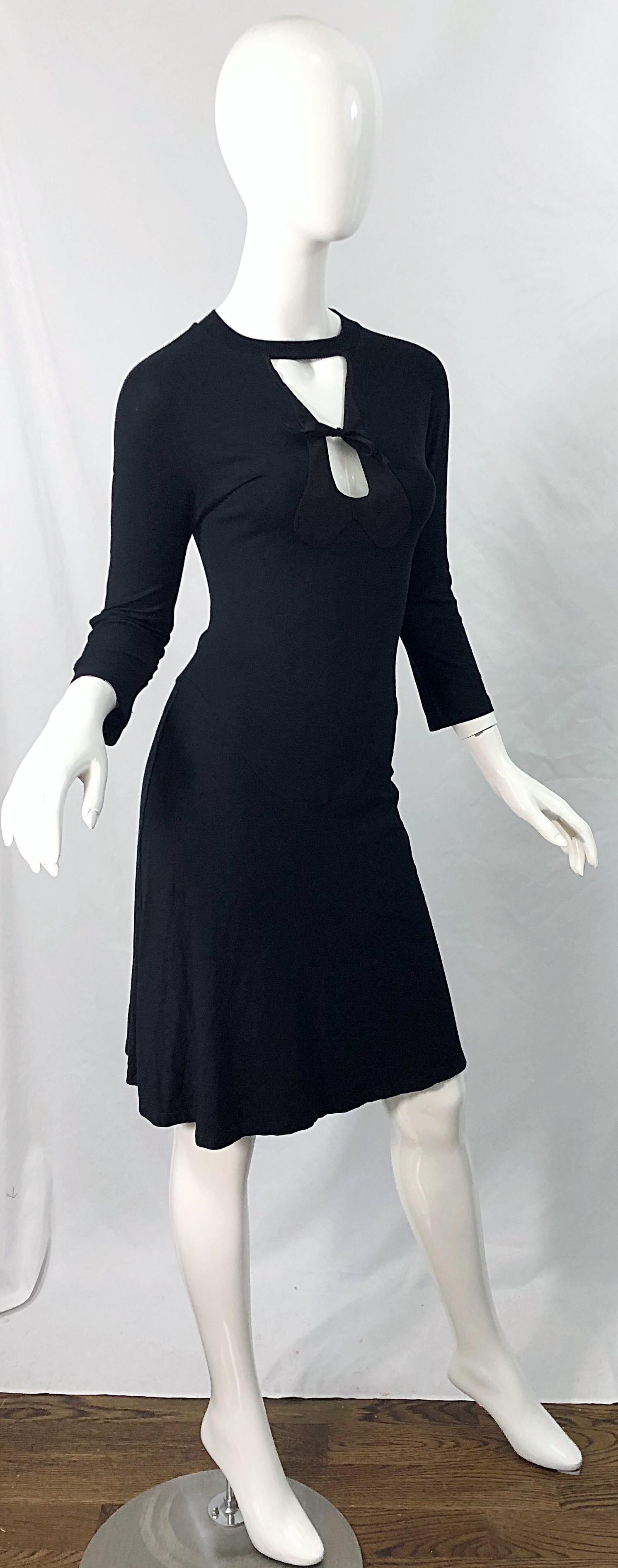 Gibo Early 2000s Italian Made Size 40 Black Cut - Out 3/4 Sleeves Dress  For Sale 4