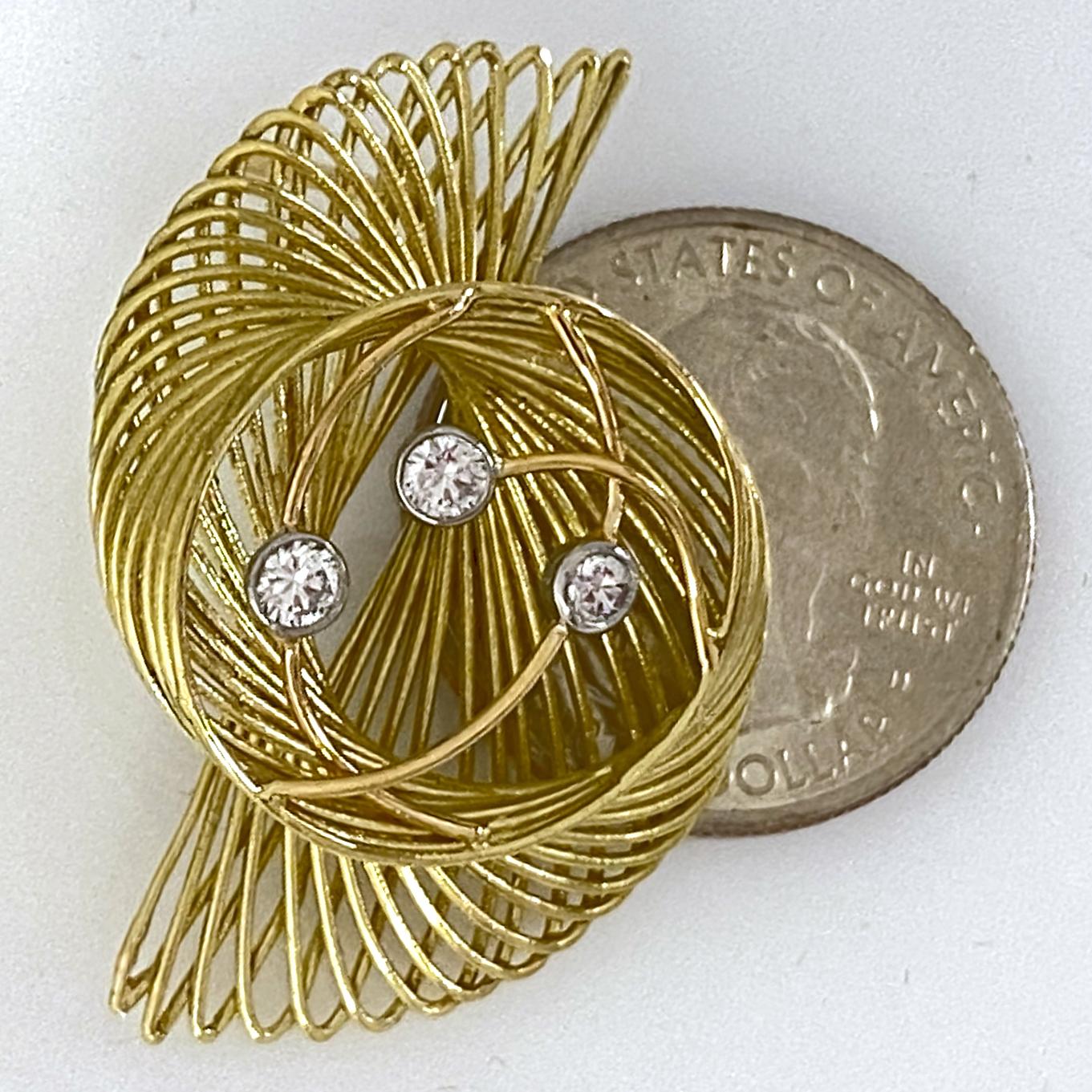 Spiral-Ohrringe „Gidi“ aus 18 Karat Gold und 0,65 Karat natürlichen weißen Diamanten im Angebot 4