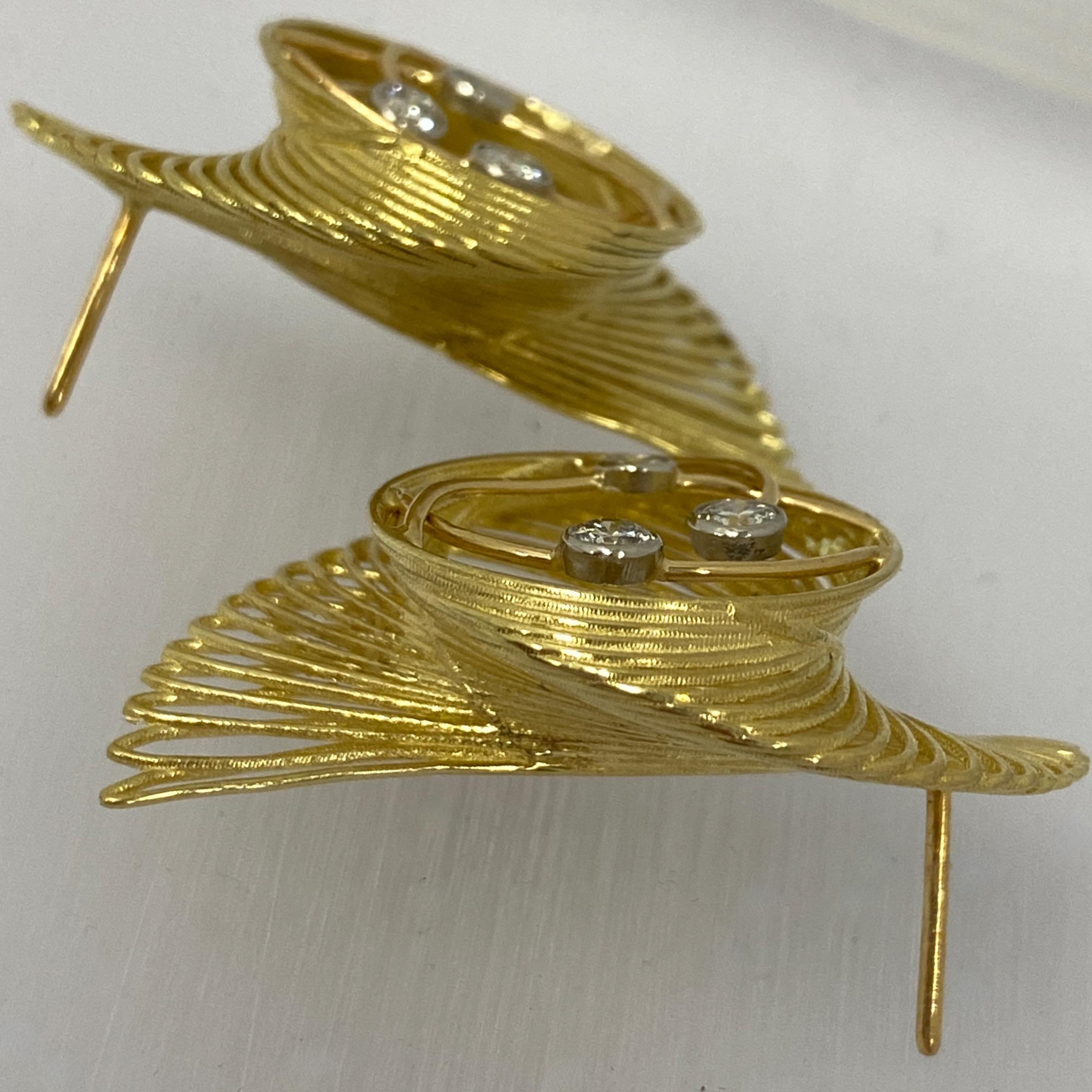 Spiral-Ohrringe „Gidi“ aus 18 Karat Gold und 0,65 Karat natürlichen weißen Diamanten im Angebot 8