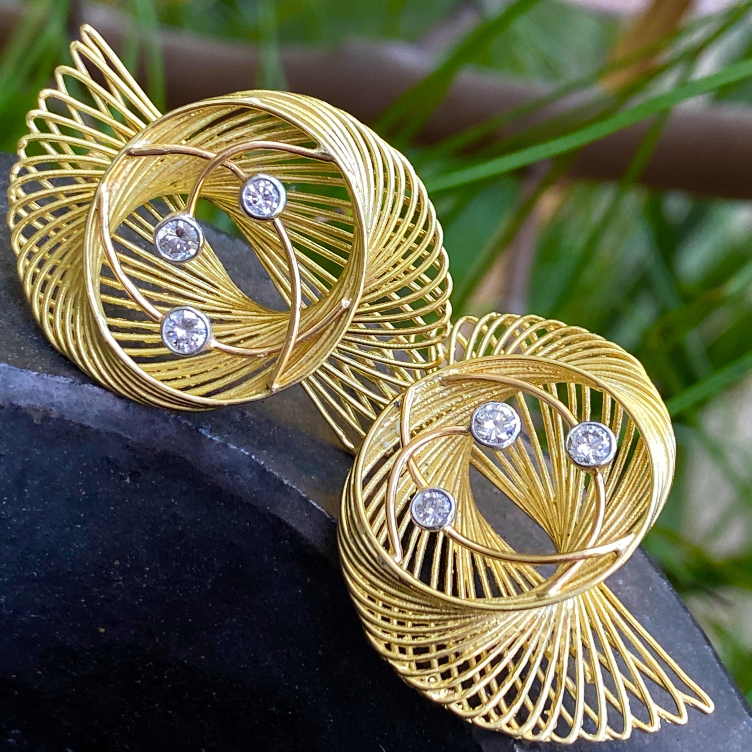 Spiral-Ohrringe „Gidi“ aus 18 Karat Gold und 0,65 Karat natürlichen weißen Diamanten im Zustand „Neu“ im Angebot in Sherman Oaks, CA