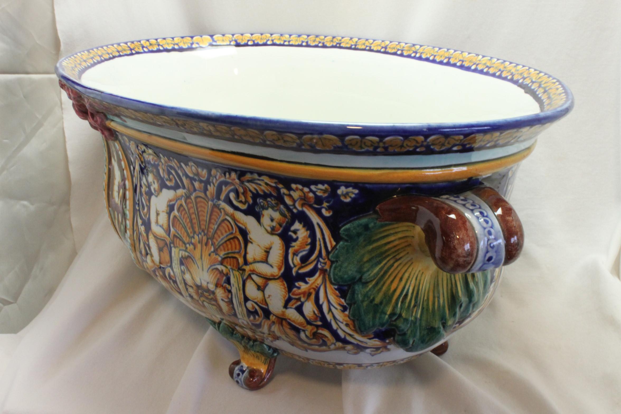 Gien Faience Jardiniere In Good Condition For Sale In East Geelong, VIC