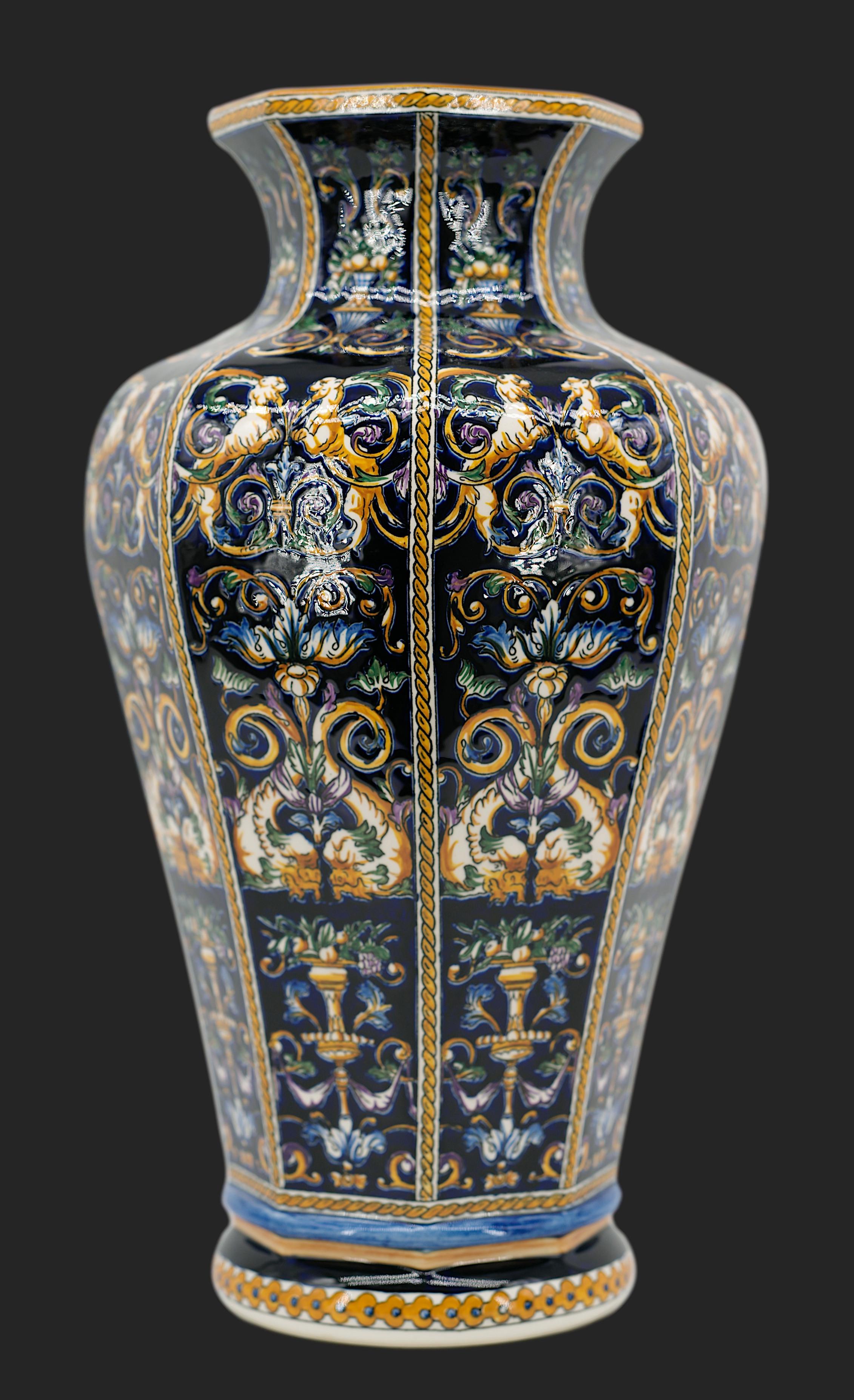 Large and impressive baluster ceramic vase by Faïencerie de GIEN, France, 1970s. Hand-painted majolica on earthenware. Stunning decor ! Height: 17.3