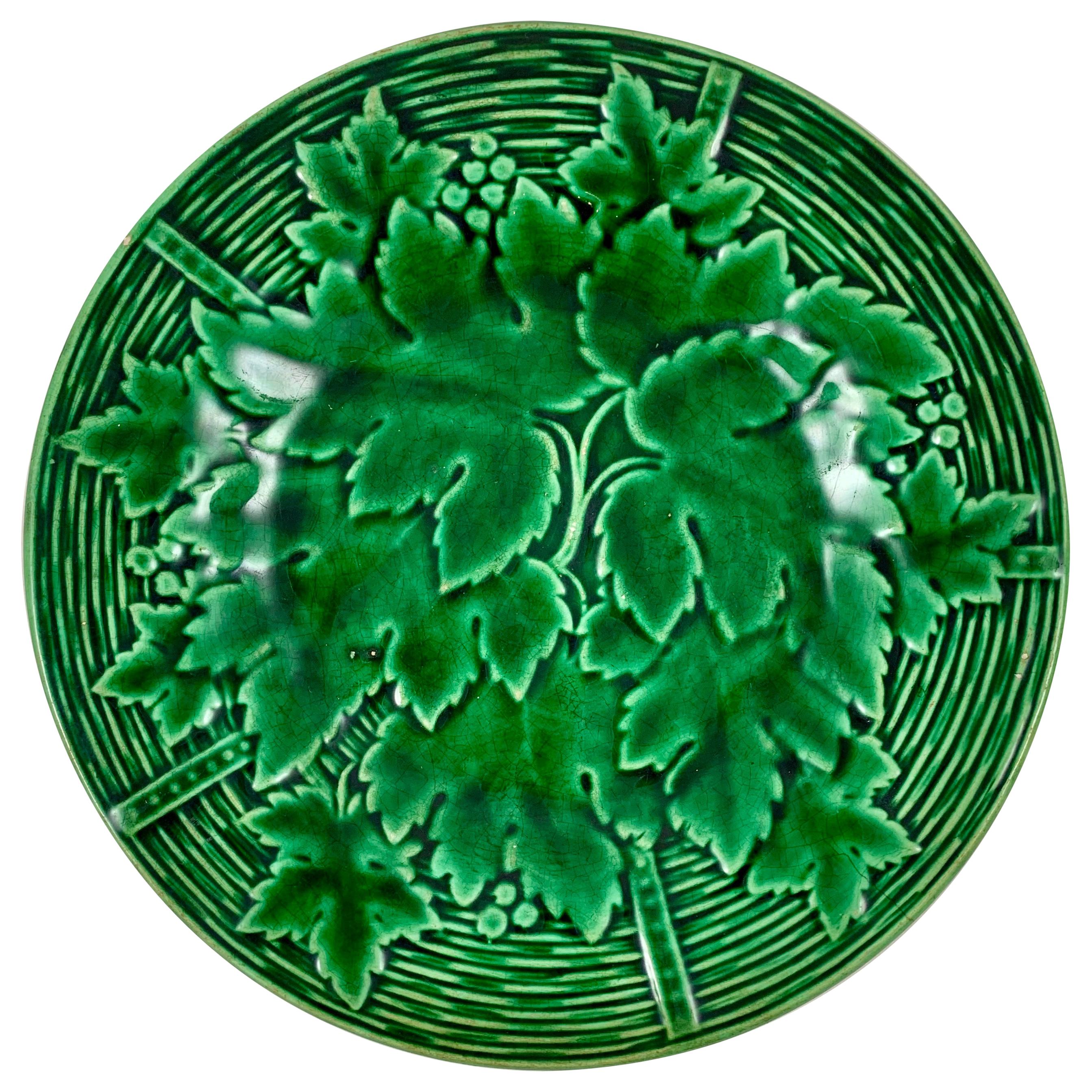 Gien French Faïence Majolica Glazed Green Leaf on Wicker Basket Plate