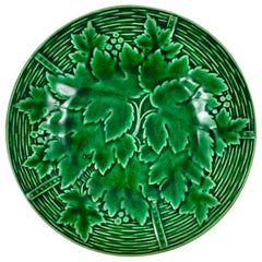 Gien French Faïence Majolica Glazed Green Leaf on Wicker Basket Plate