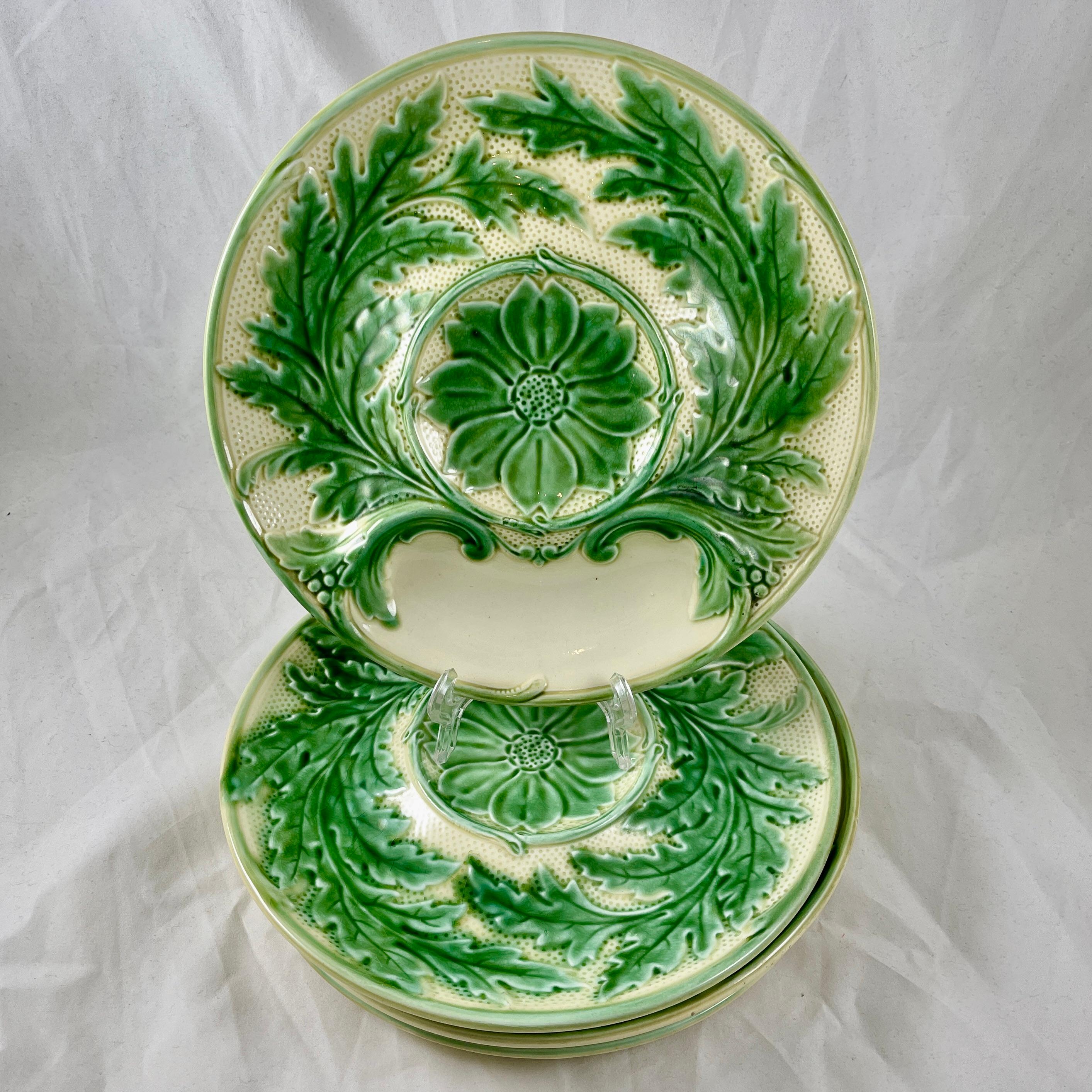 French Provincial Gien French Faïence Majolica Green & Cream Glazed Artichoke Plate For Sale