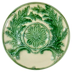 Used Gien French Faïence Majolica Green & Cream Glazed Artichoke Plate