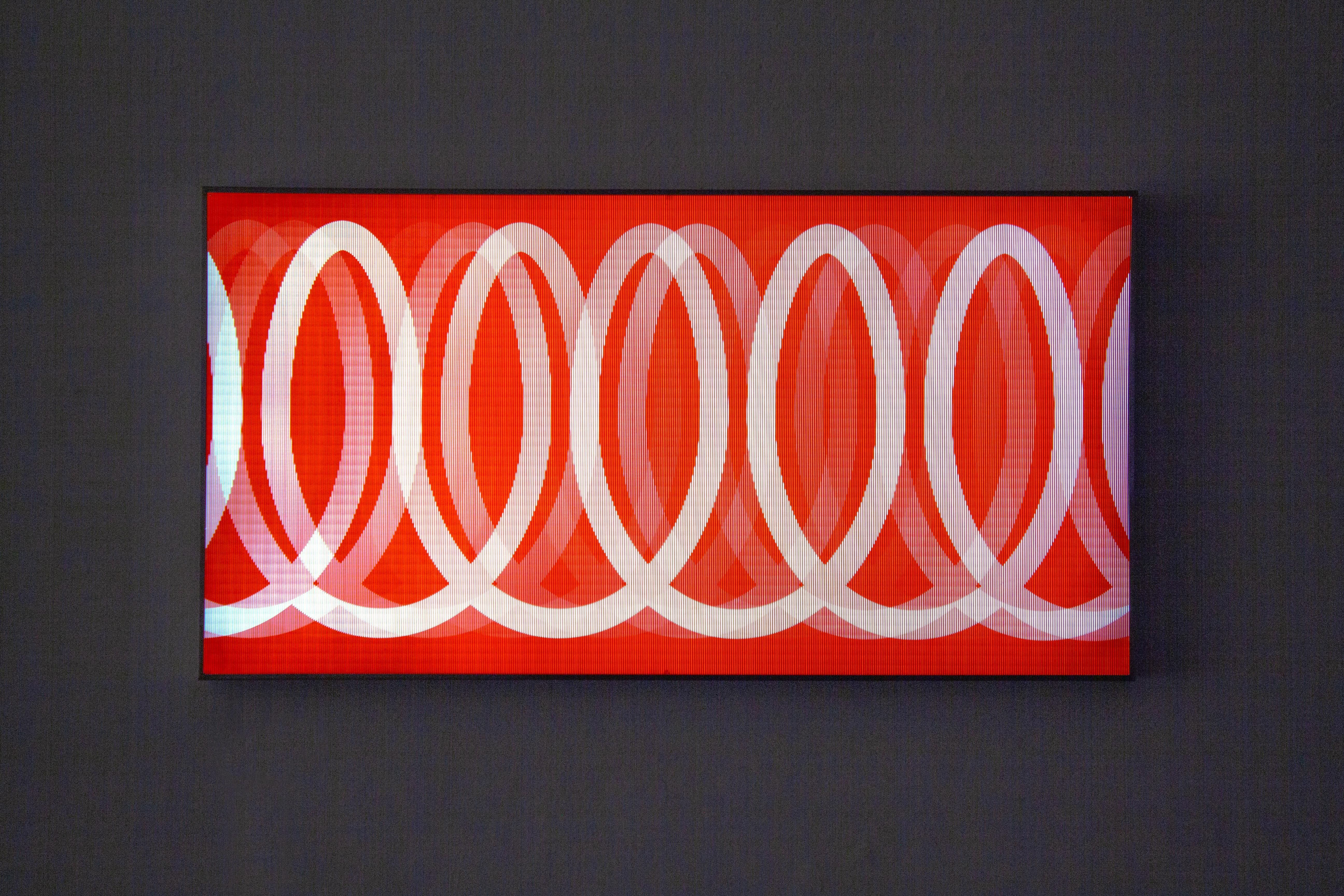 Moderne GIF 1 Sculpture lumineuse de Paul Steele, Décoration murale en acier inoxydable avec LED en acrylique en vente