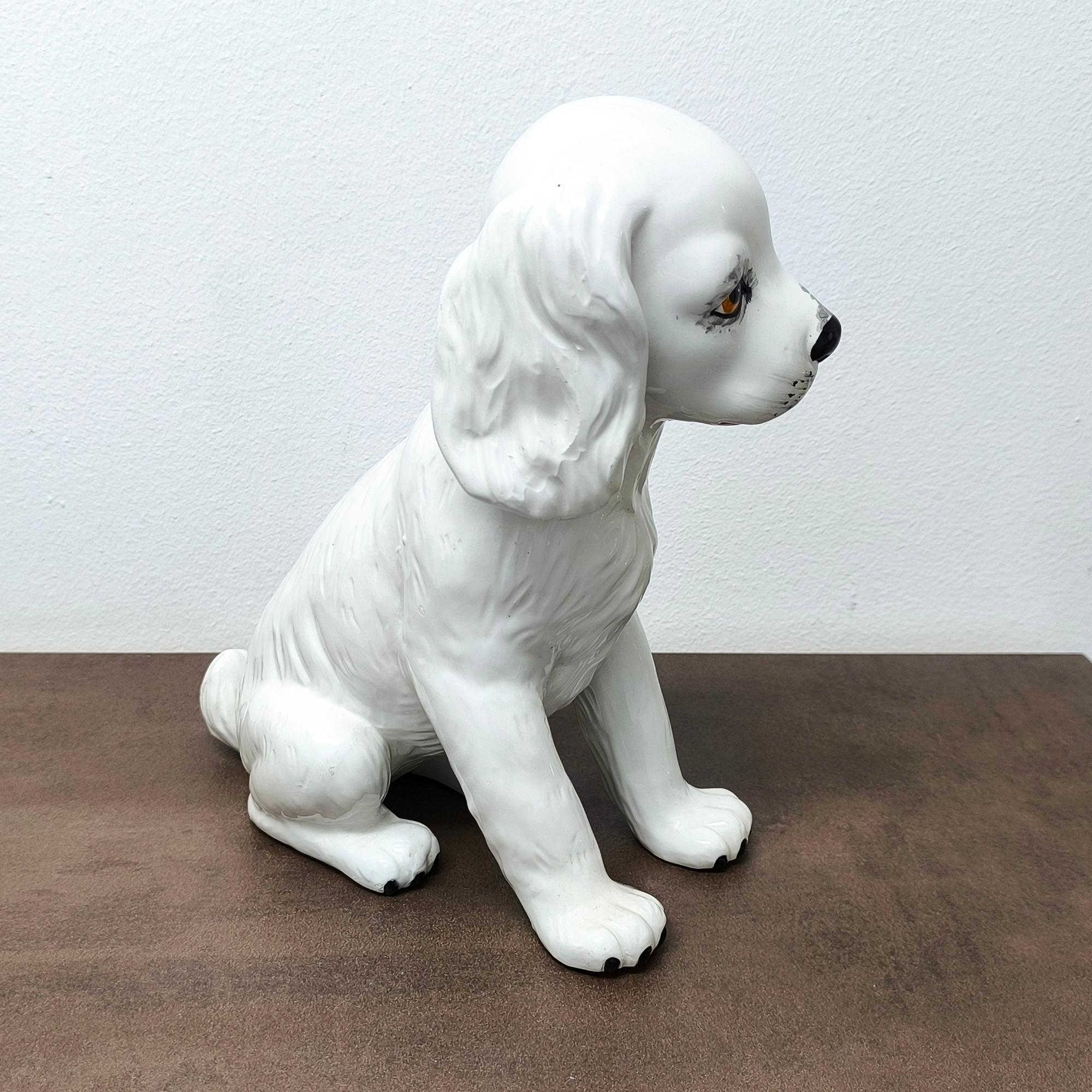 Vernissé IDEA - Figurine épagneul en céramique émaillée italienne des années 1970 - Détails peints à la main en vente