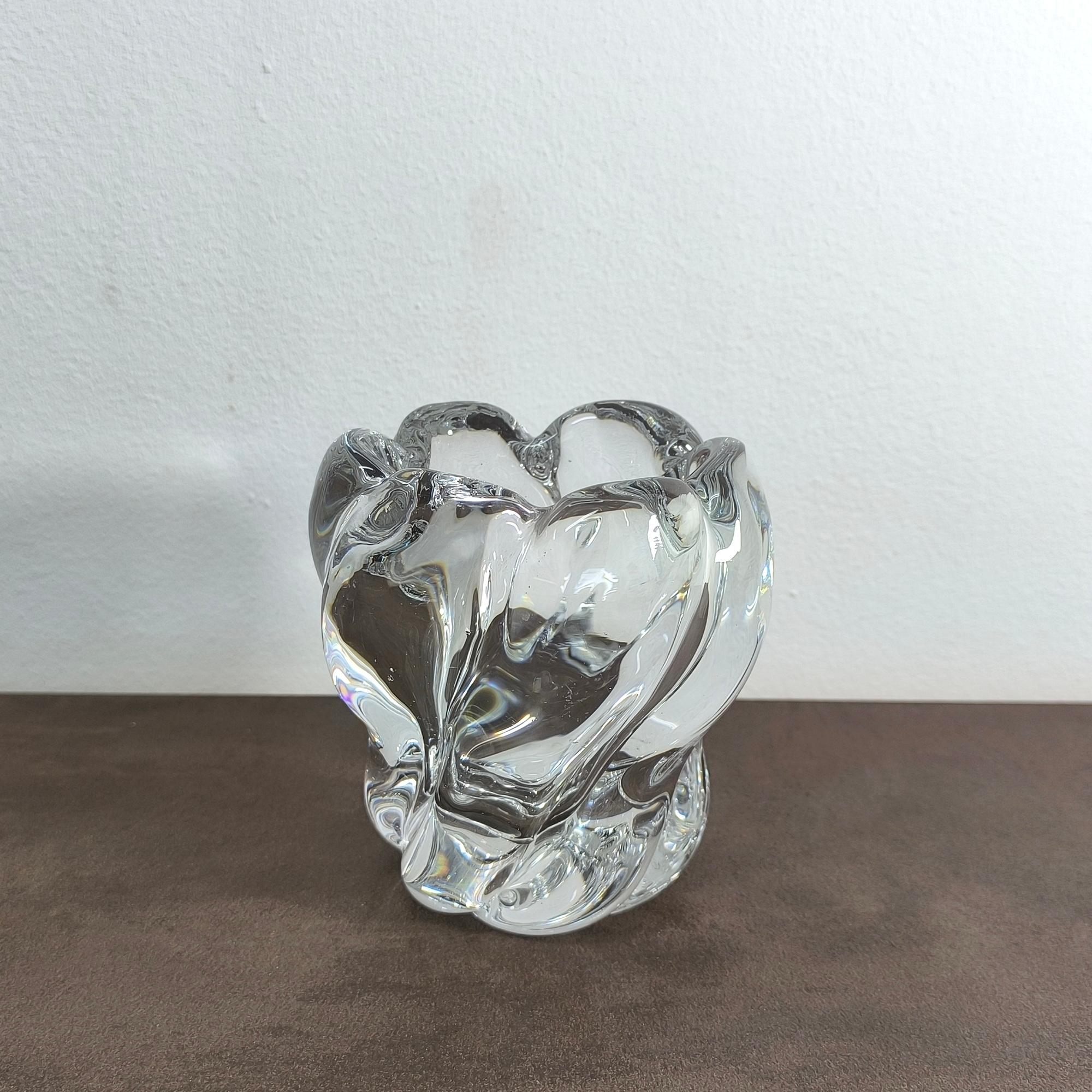 Scandinavo moderno Idea regalo Edvin Öhrström per Orrefors Vaso scultoreo in vetro organico soffiato a mano in vendita