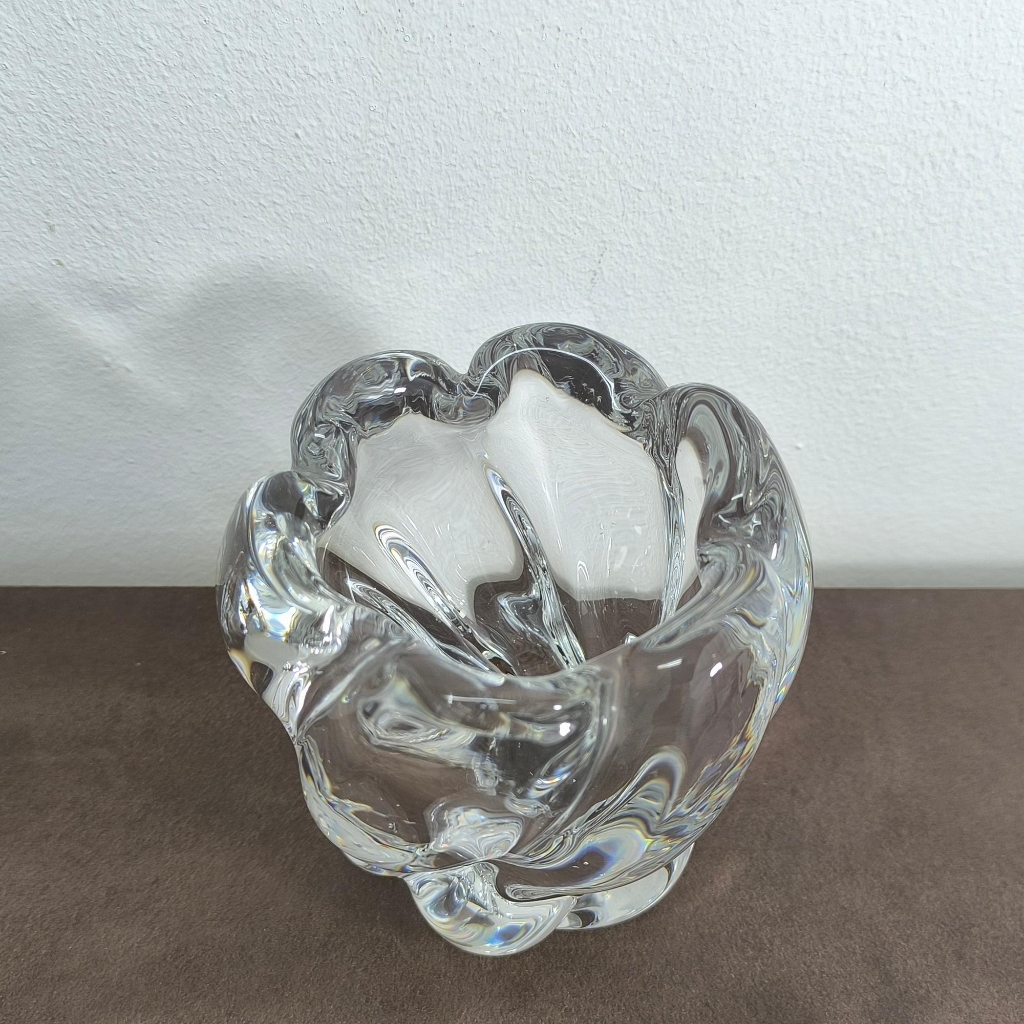 Fine XX secolo Idea regalo Edvin Öhrström per Orrefors Vaso scultoreo in vetro organico soffiato a mano in vendita