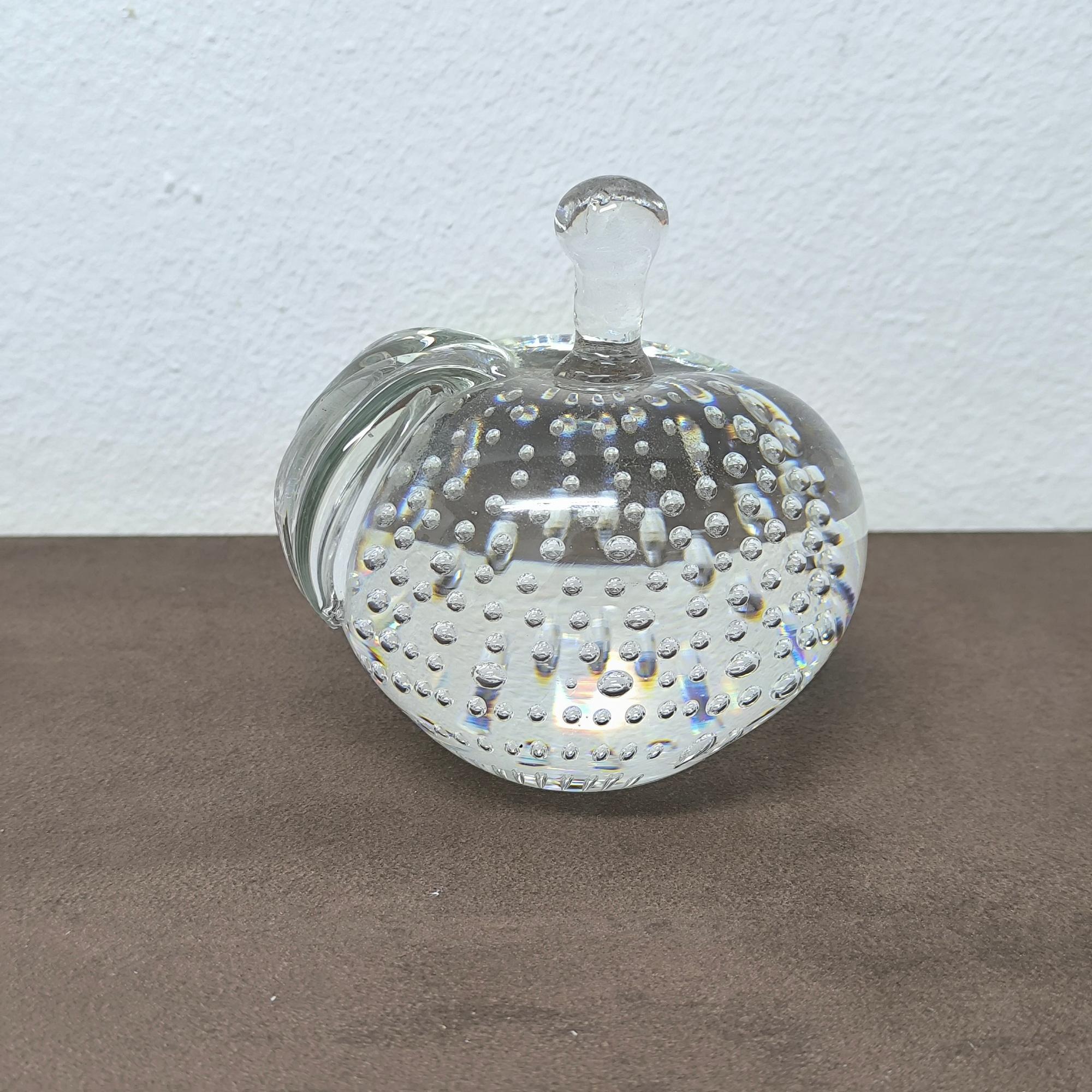 GIFT IDEA - Murano Glas Apfel Briefbeschwerer mit kontrollierten Luftblasen Einschlüssen (Italienisch) im Angebot