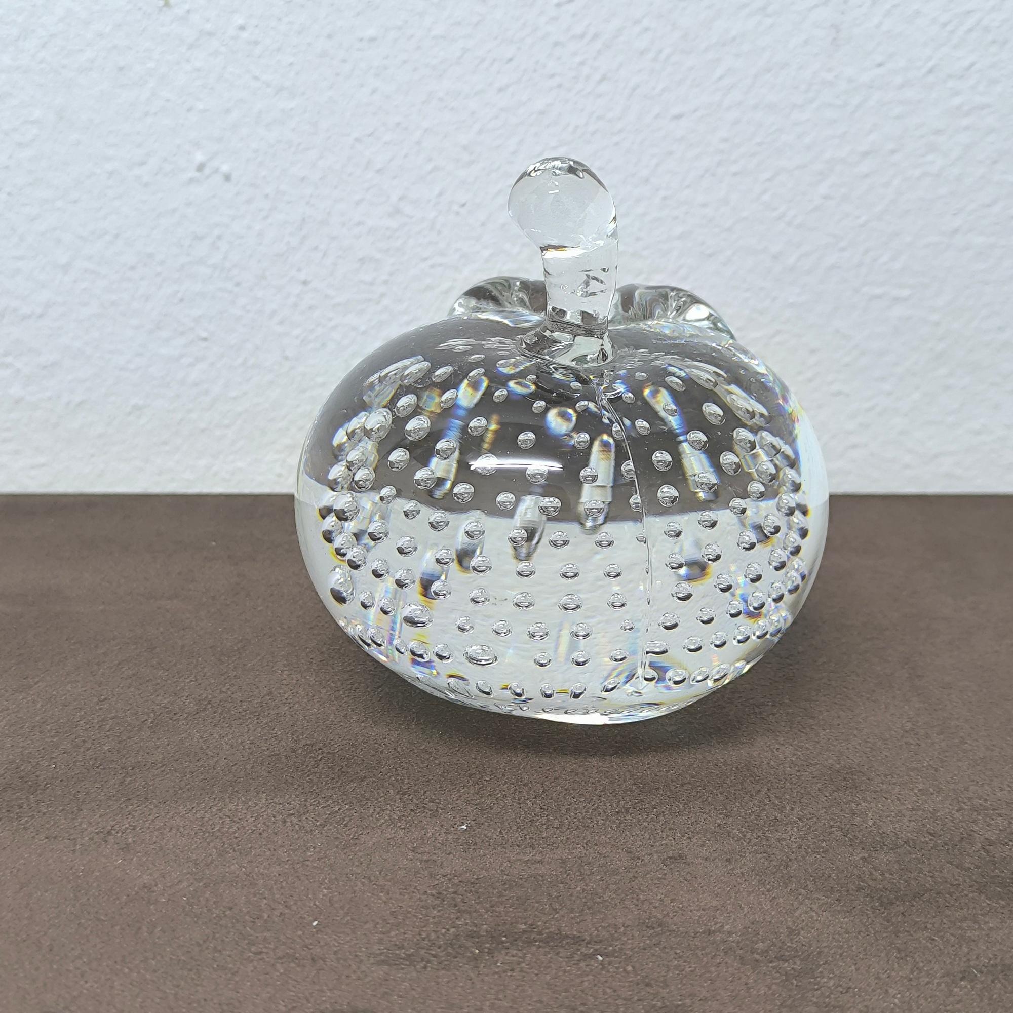 GIFT IDEA - Murano Glas Apfel Briefbeschwerer mit kontrollierten Luftblasen Einschlüssen (Handgefertigt) im Angebot