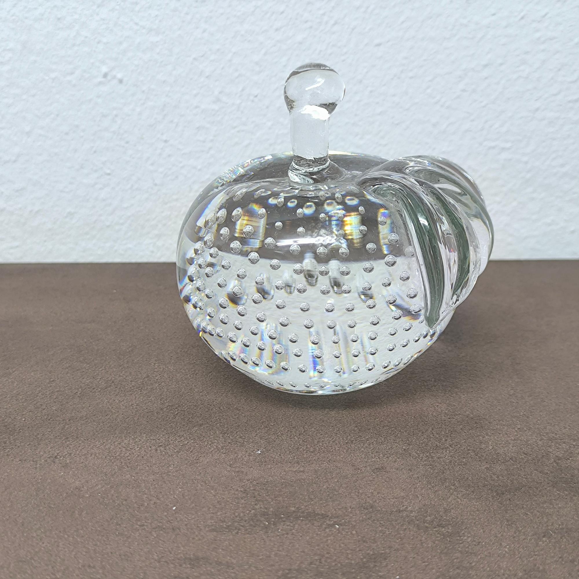 GIFT IDEA - Murano Glas Apfel Briefbeschwerer mit kontrollierten Luftblasen Einschlüssen im Zustand „Hervorragend“ im Angebot in Bochum, NRW