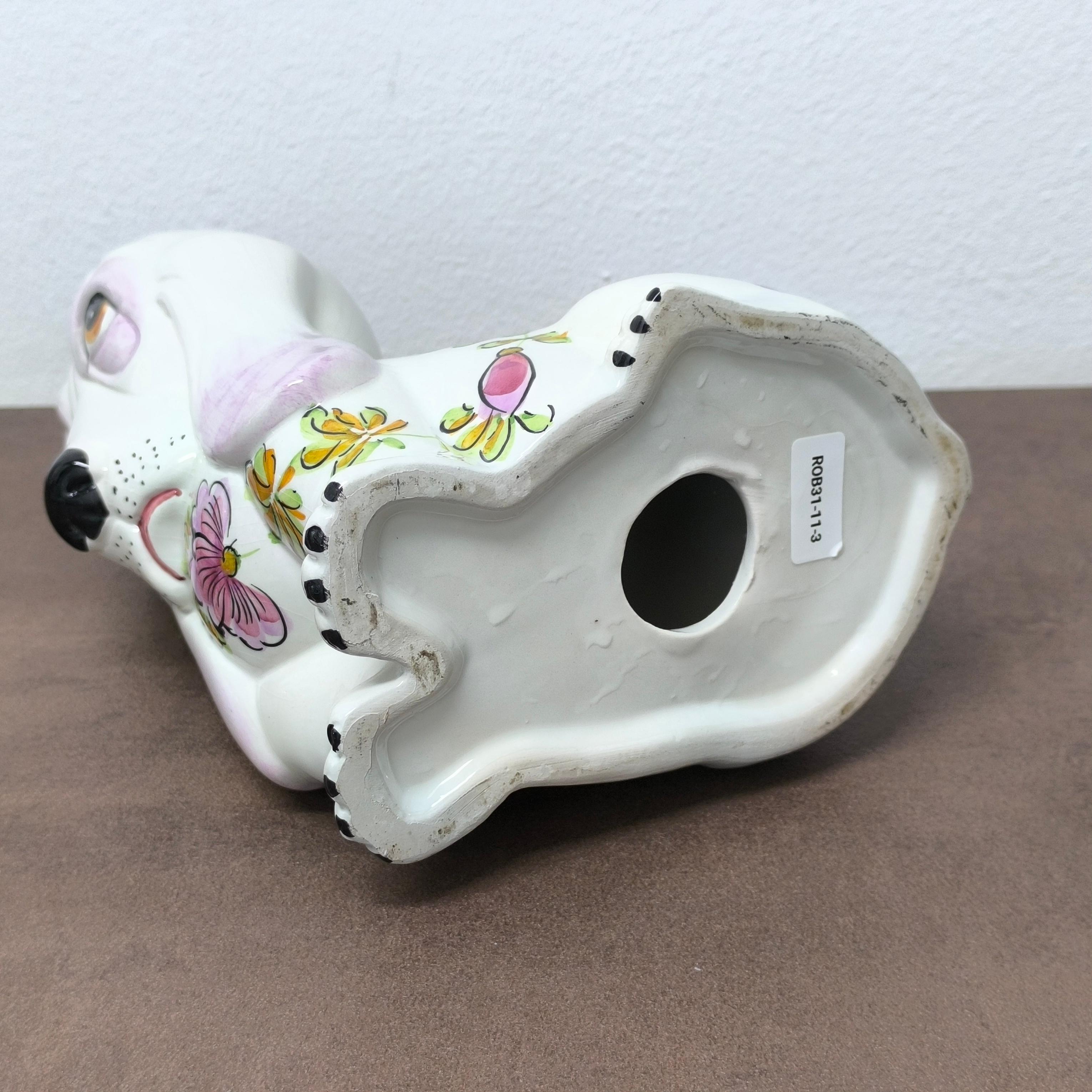 IDEA- Figurine Basset Hound en céramique du milieu du siècle avec motif floral en vente 1