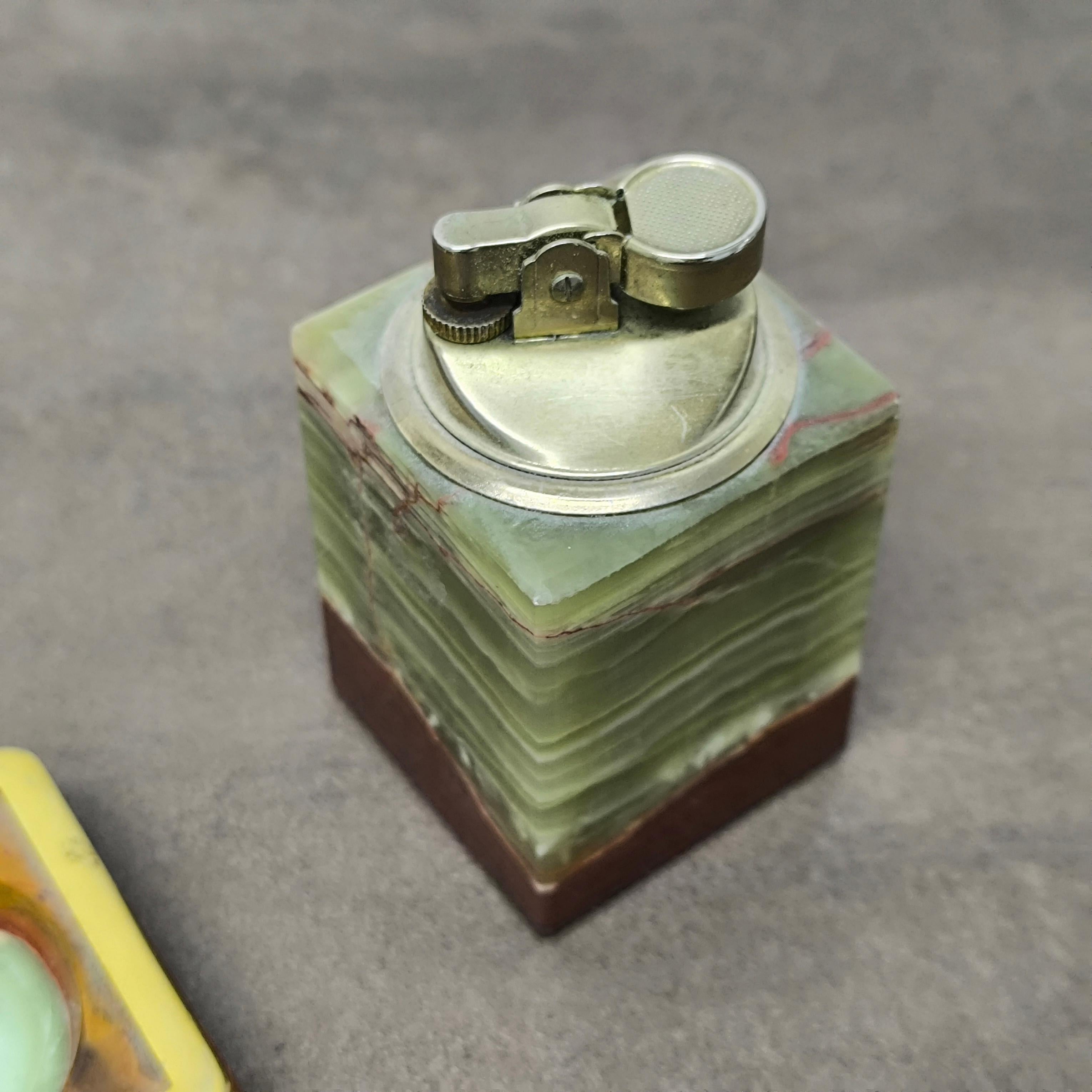 PRET A CADEAU - Set de bureau du milieu du siècle en onyx et laiton Briquet et cendrier, Italie, années 1960 Excellent état - En vente à Bochum, NRW