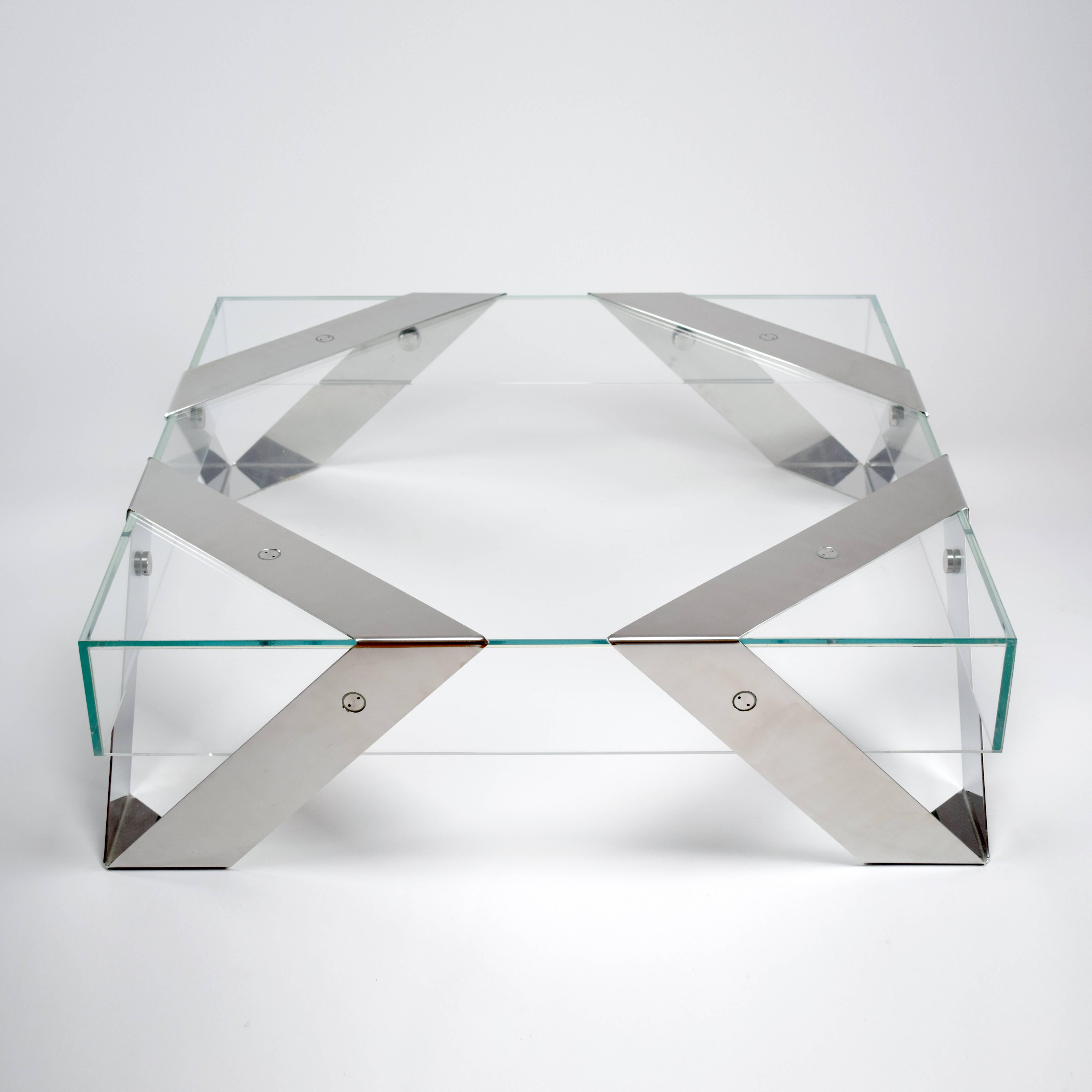 Gift Wrap 2 Tempered Super Clear Glass Coffee Table with White Lacquered Steel In New Condition For Sale In Union City, NJ
