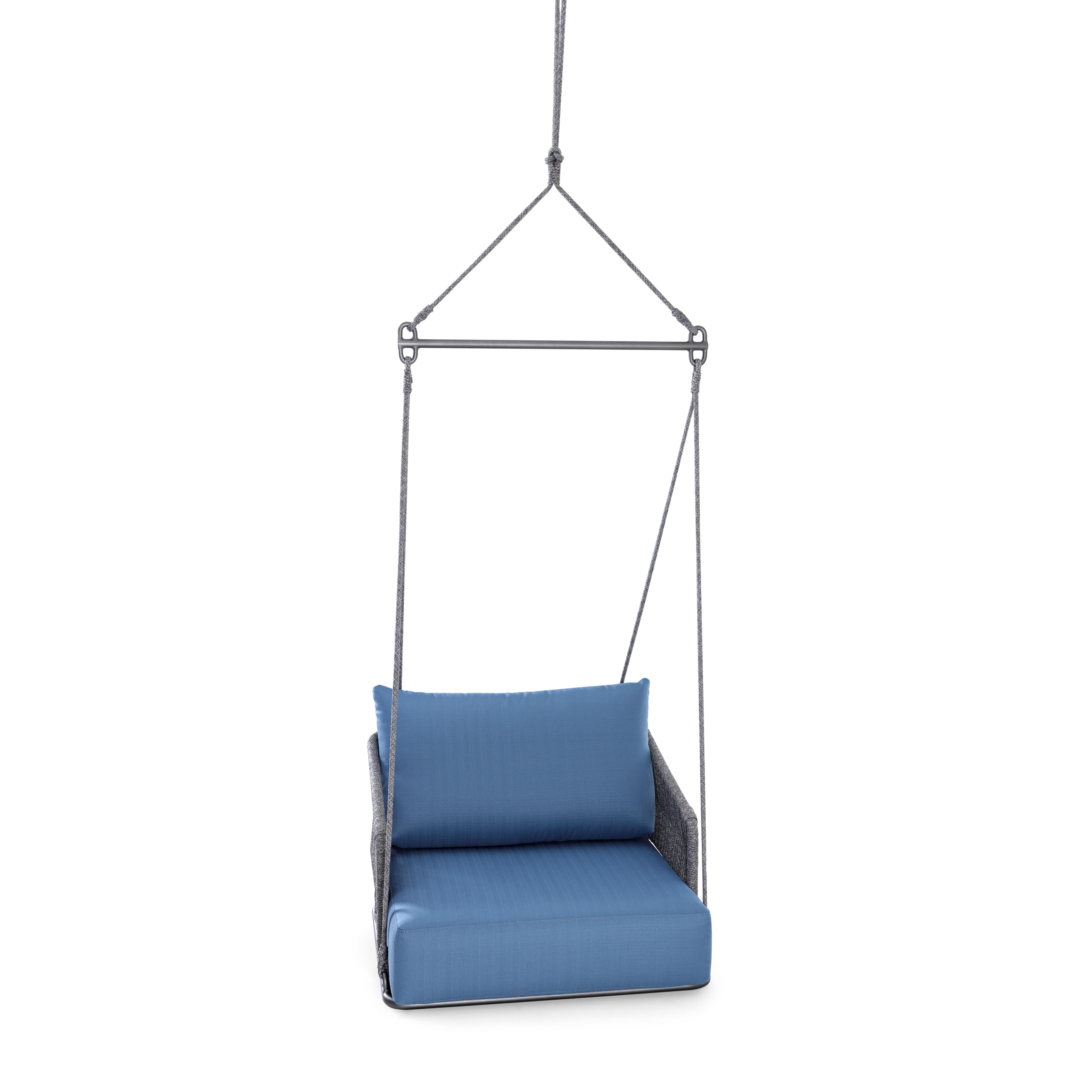 Uultis' popular Gig swing is a unique addition to everyone's outdoor environment. The nautical rope that interweaves with the elegant lines of the frame and helps support the hanging chair is a reminder of the ocean breeze on a hot summer day. The