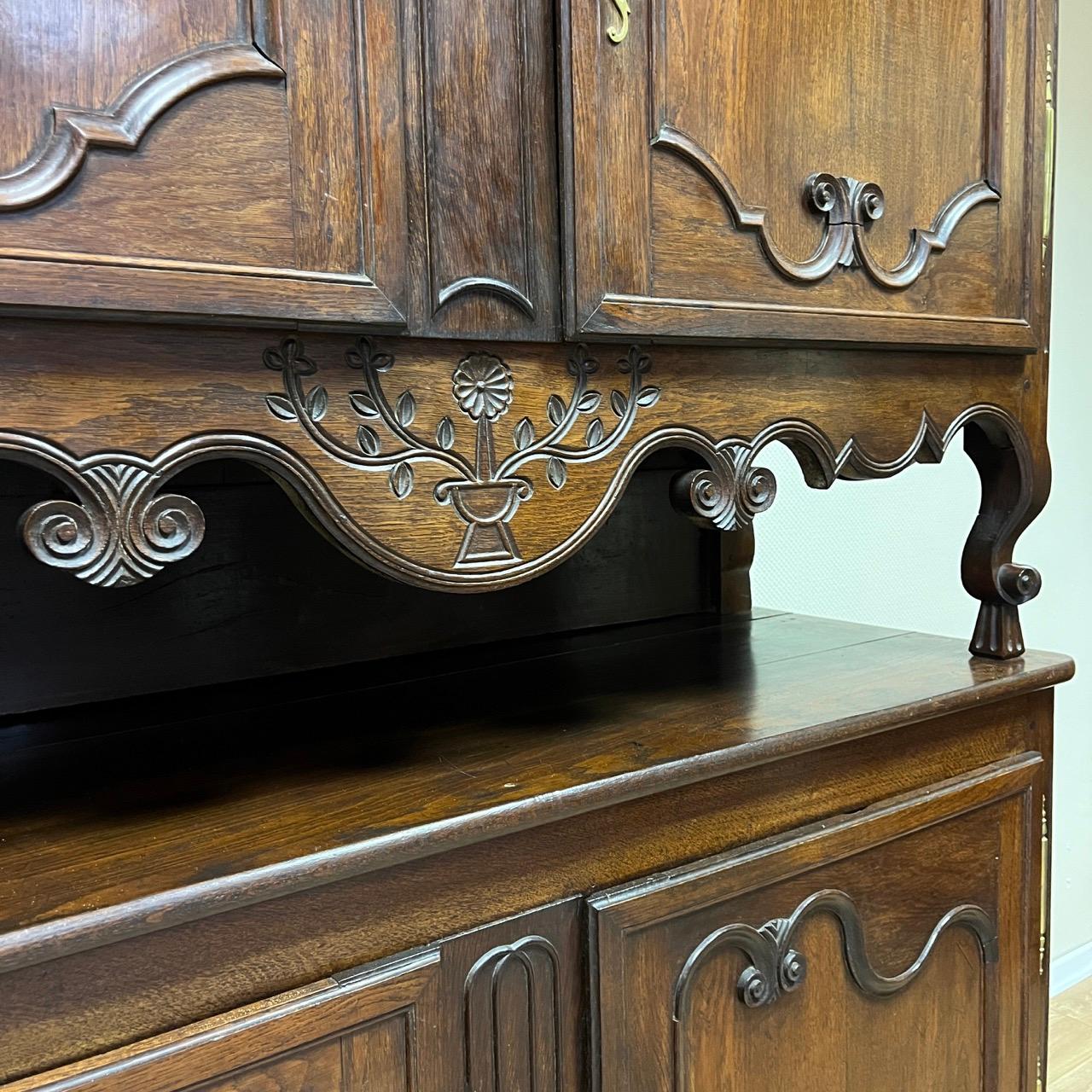 Gigant - Buffet ancien  Meubles bretons vers 1750  Châtaignier massif en vente 5