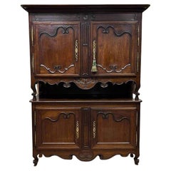 Gigant - Buffet ancien  Meubles bretons vers 1750  Châtaignier massif