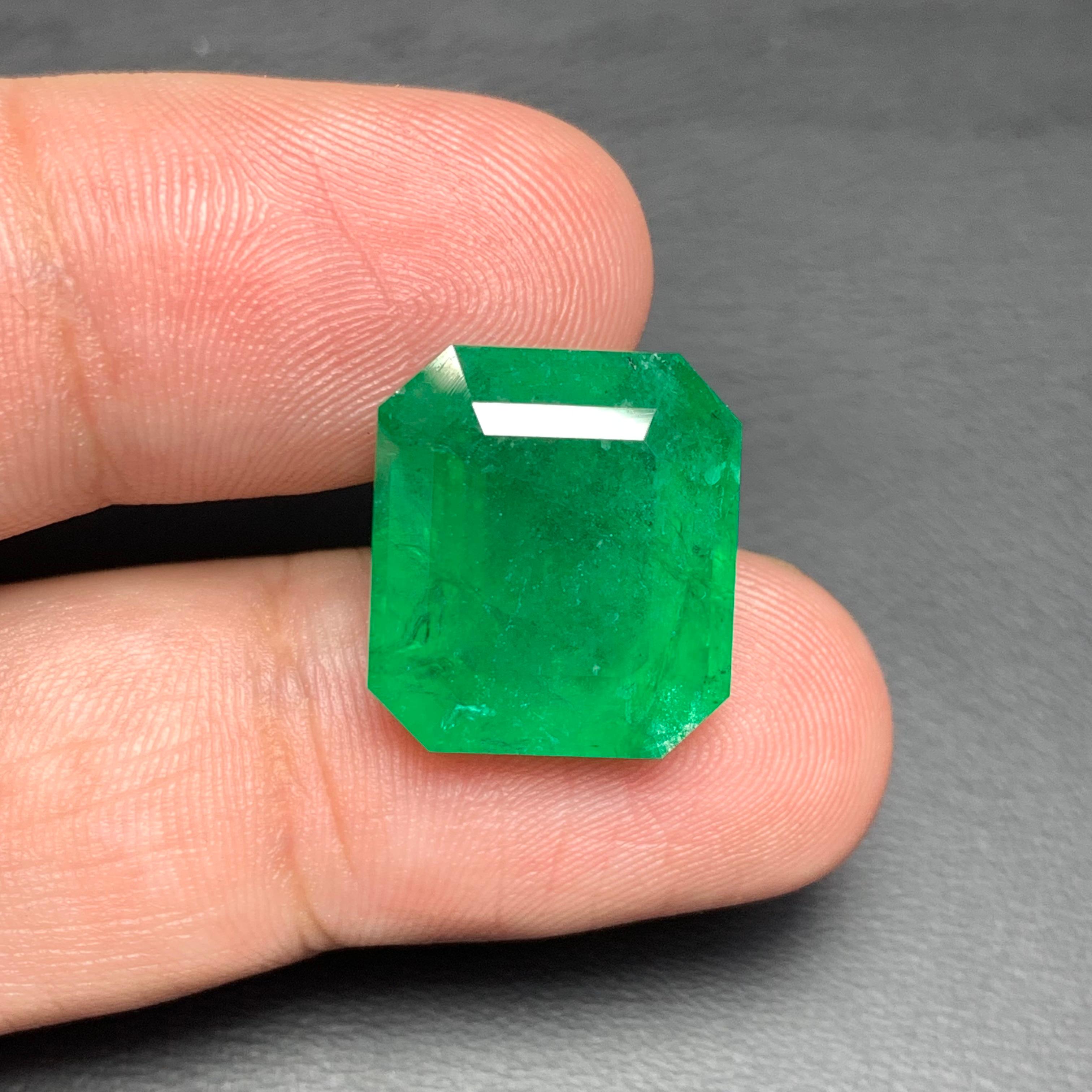 Gigantic 14.70 Carats Natural Earth Mine Loose Green Emerald Gem Zambia Mine For Sale 5