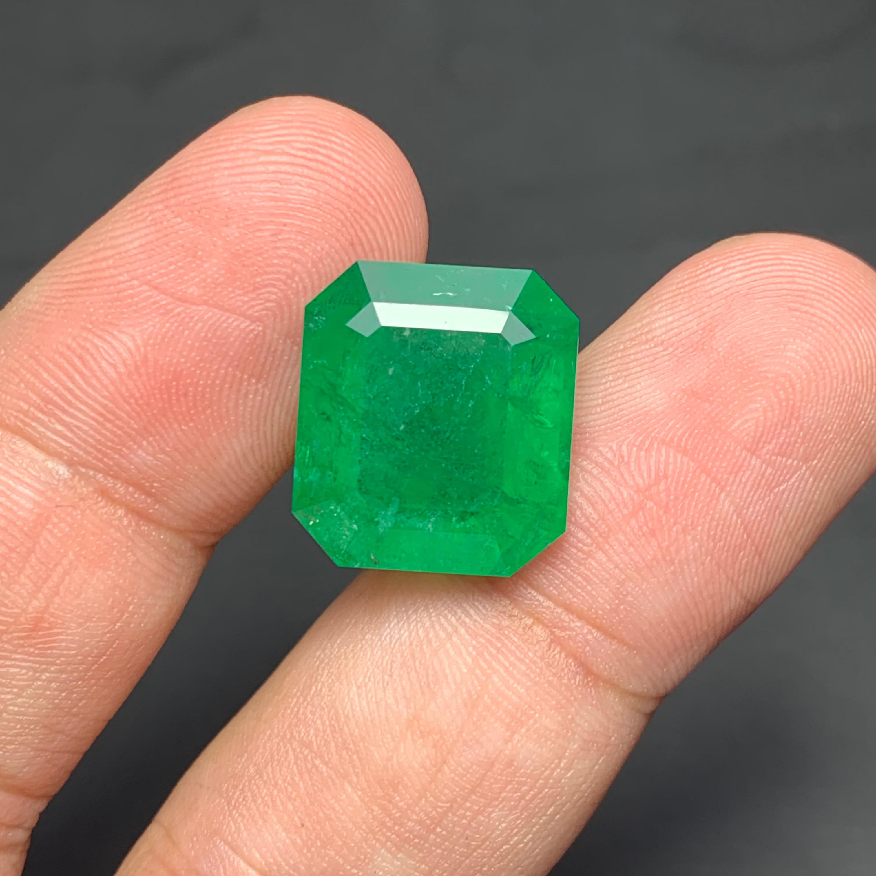 Arts and Crafts Gigantic 14.70 Carats Natural Earth Mine Loose Green Emerald Gem Zambia Mine For Sale