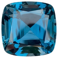 Gigantesque 94.05 Carats Loose London Blue Topaz Natural Gemstone (Topaze bleue de Londres en vrac)