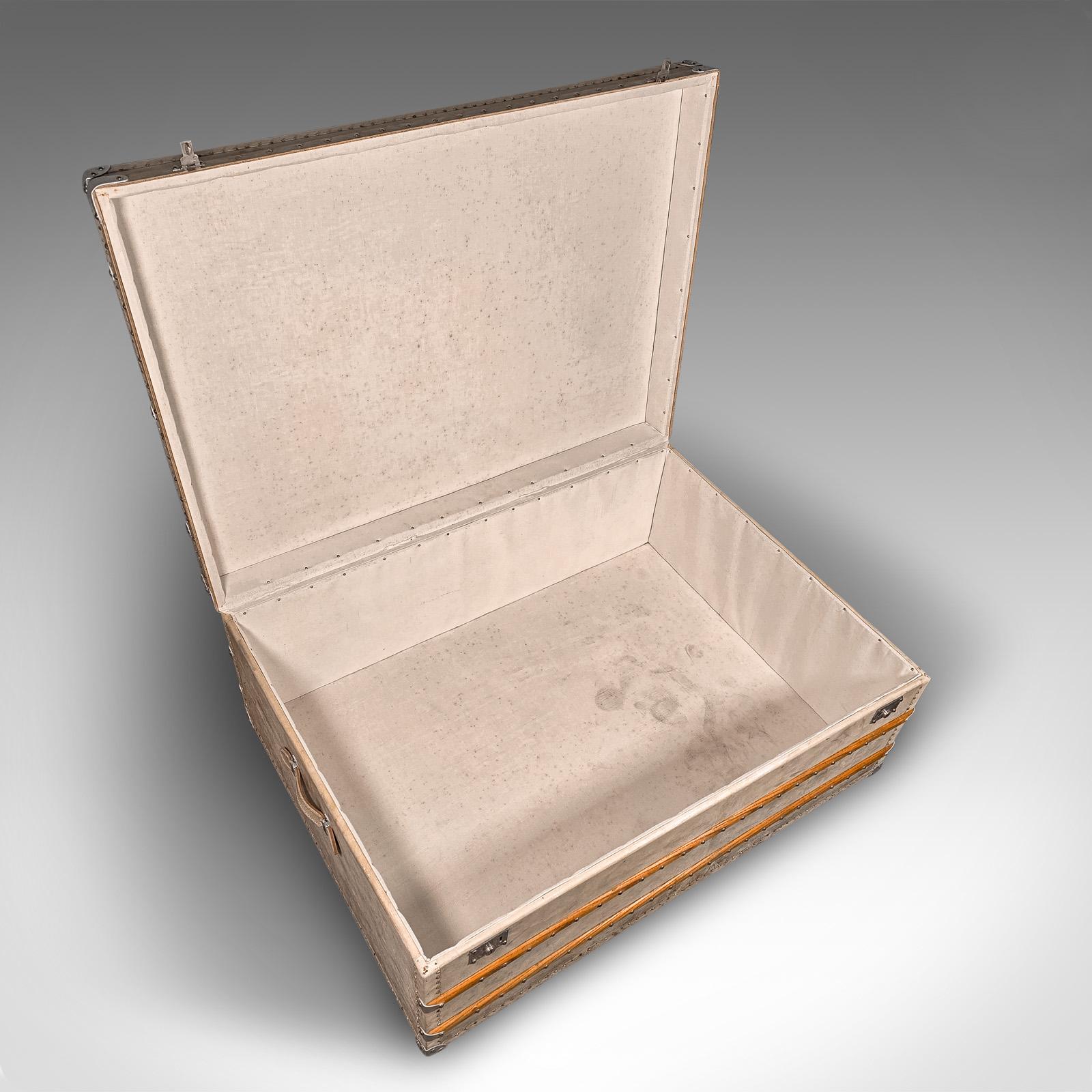 Gigantische Vitrine aus dem Antiquitätenladen, Englisch, Vellum, Eiche, Truhe, Couchtisch 1