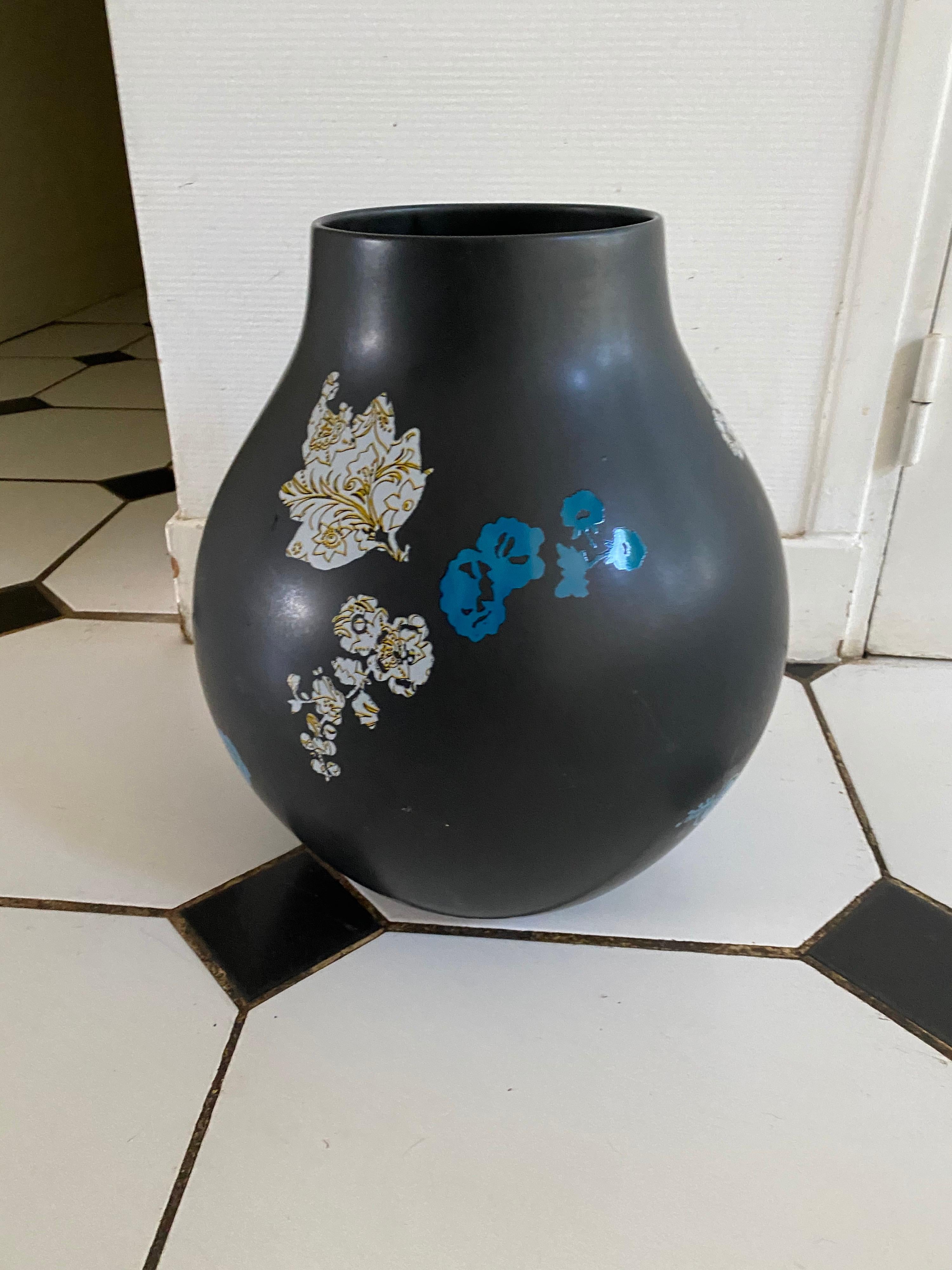 Gigantic ceramic vase with flowers decoration stamped Ikea, circa 1990.