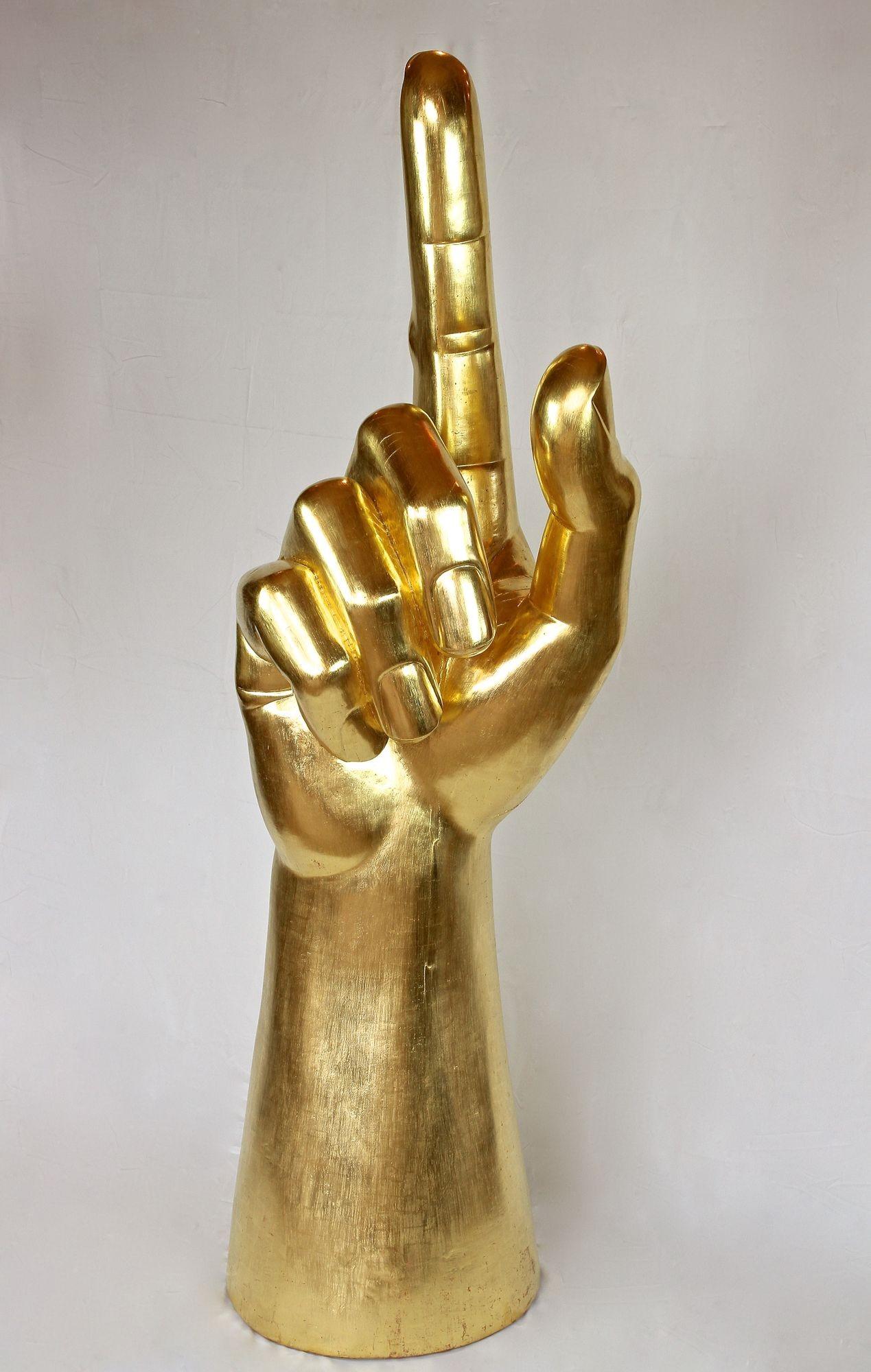 Gigantic Hand Sculpture Goldleaf Plated by M. Treml, Austria, 2021 In Excellent Condition For Sale In Lichtenberg, AT