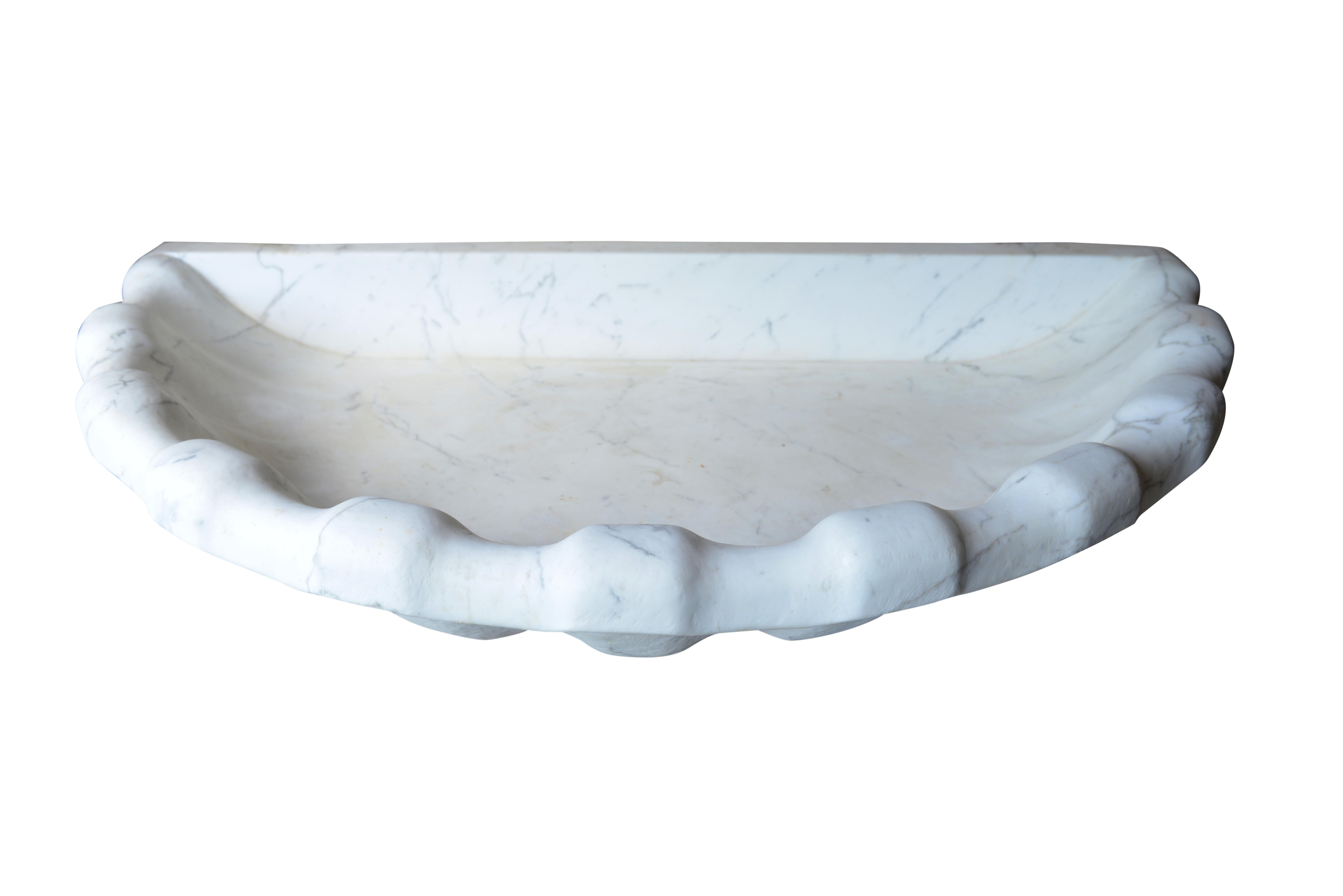 Gigantic Italian Carrara Shell / Fountain, circa 1950 In Excellent Condition For Sale In Sint-Kruis, BE