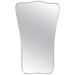 Gigantesco specchio a forma di scudo in ottone di design italiano