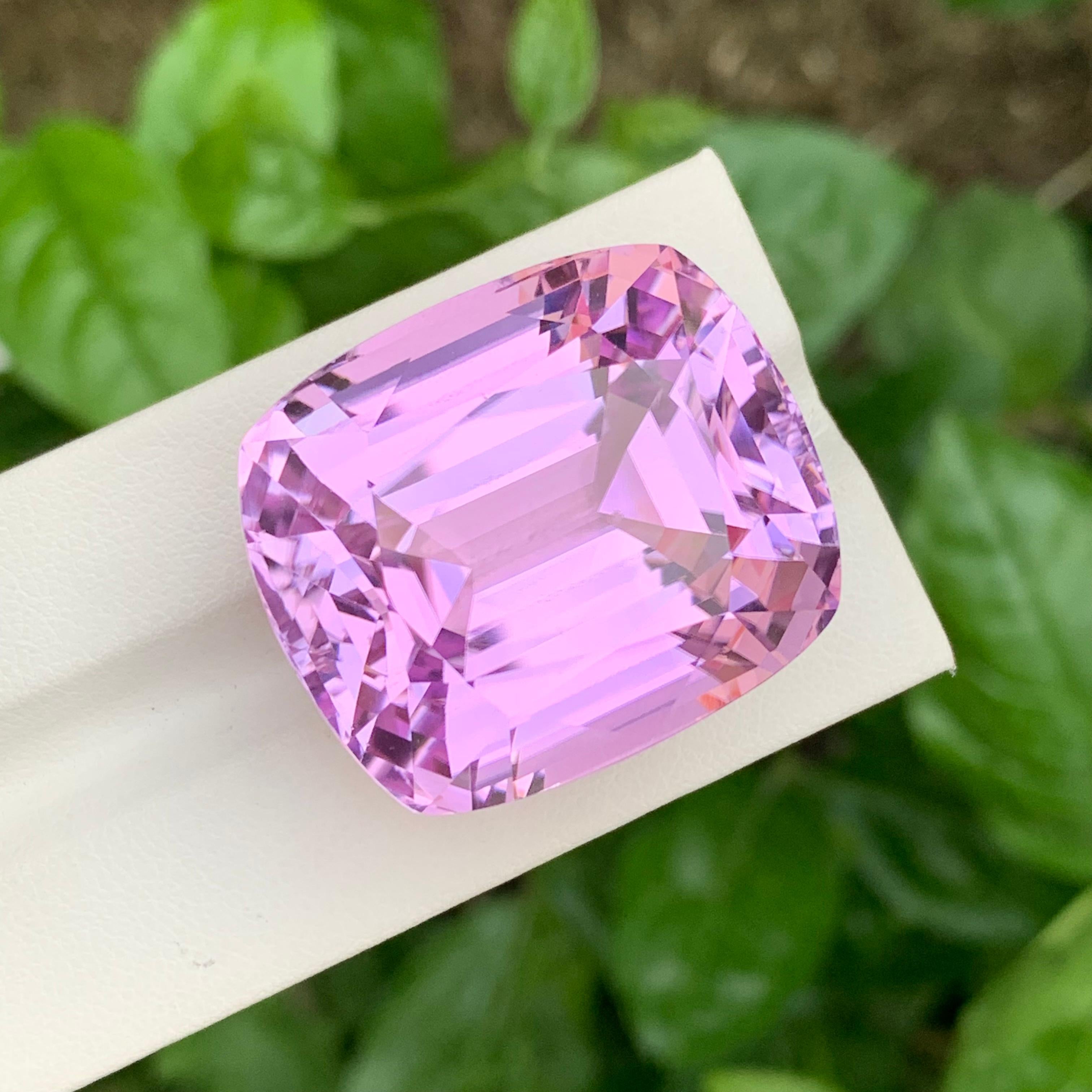 Gigantische Lupe Saubere Natürliche 139,95 Karat Rosa Kunzit Kissen Form Edelstein (Arts and Crafts) im Angebot