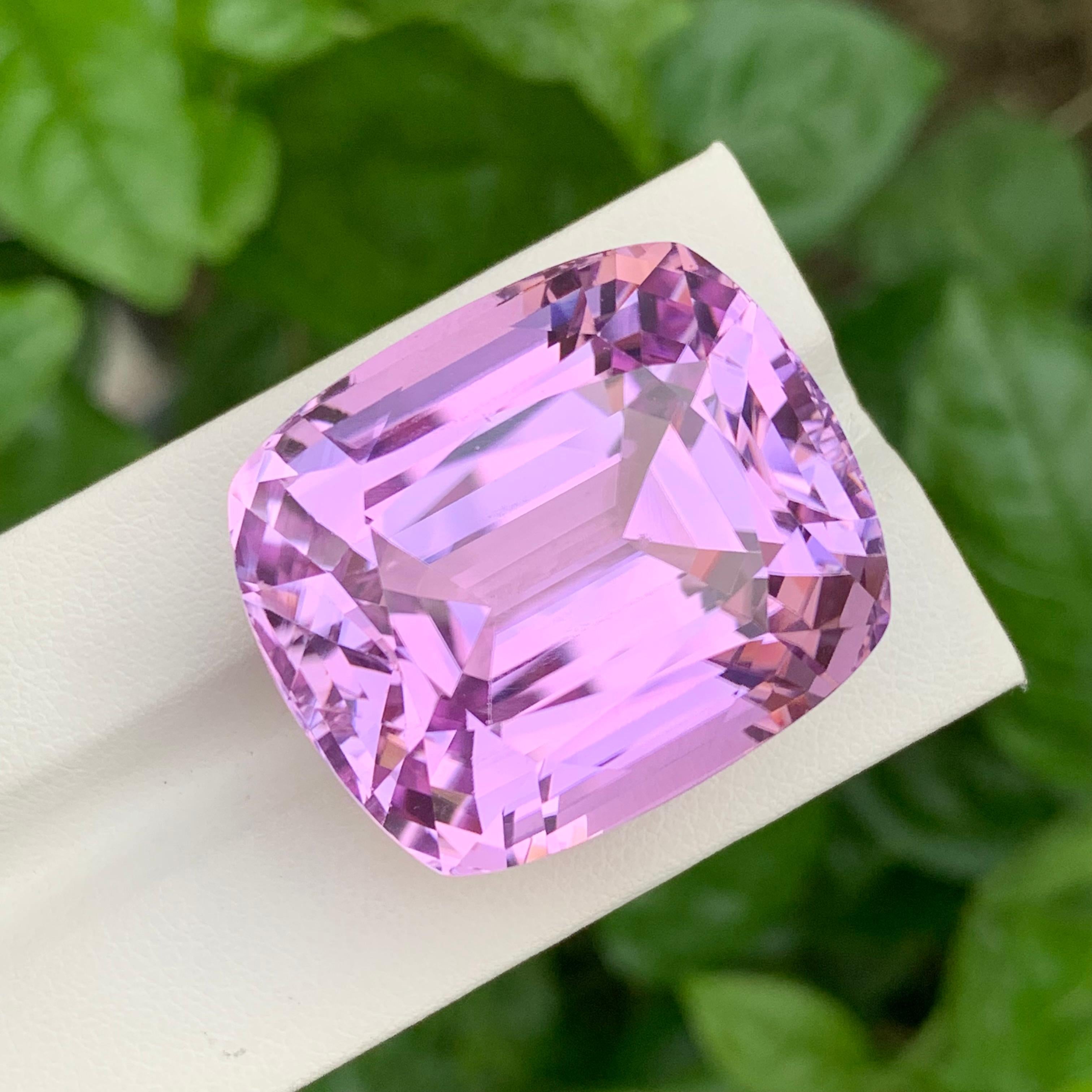 Gigantische Lupe Saubere Natürliche 139,95 Karat Rosa Kunzit Kissen Form Edelstein im Angebot 1