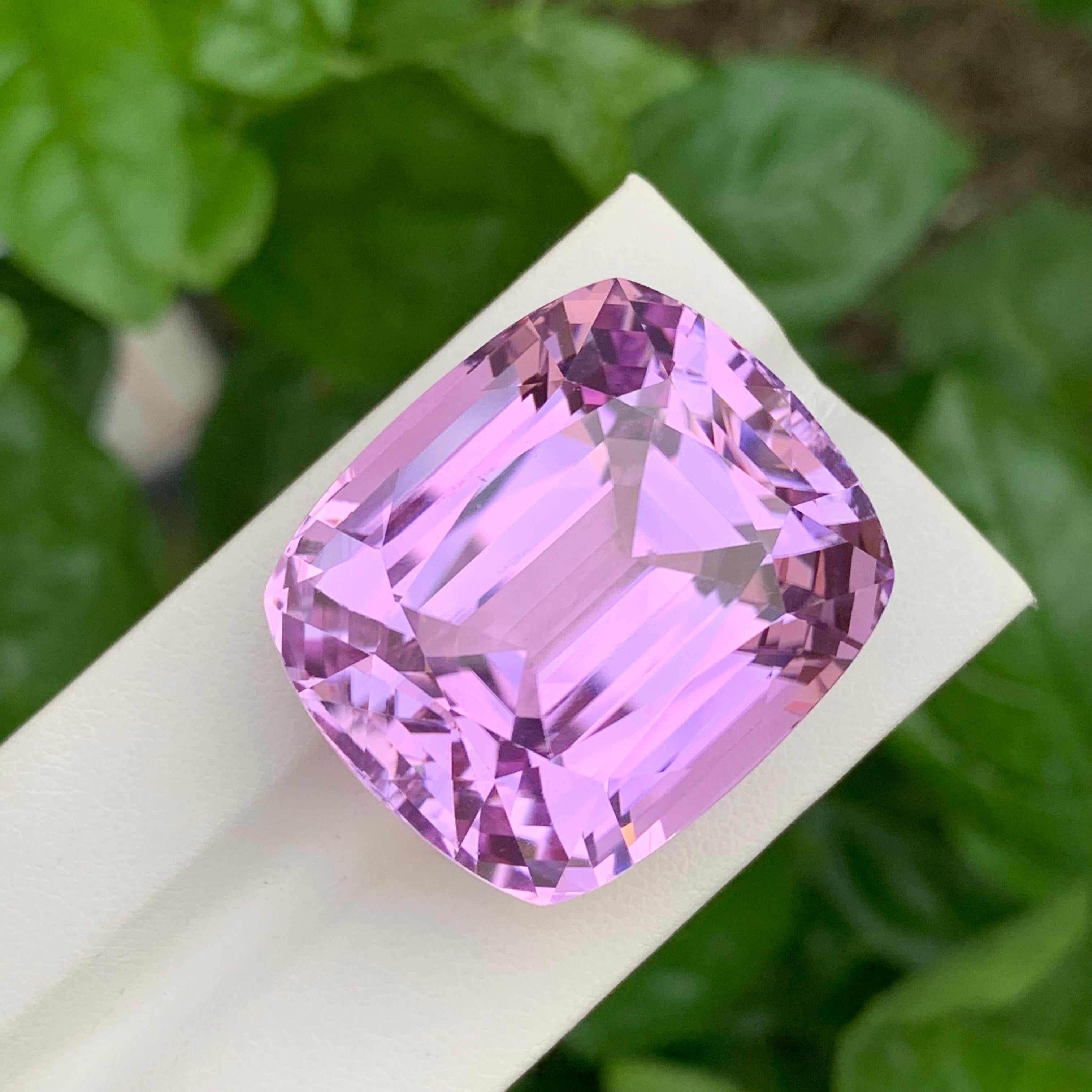 Gigantische Lupe Saubere Natürliche 139,95 Karat Rosa Kunzit Kissen Form Edelstein im Angebot 2